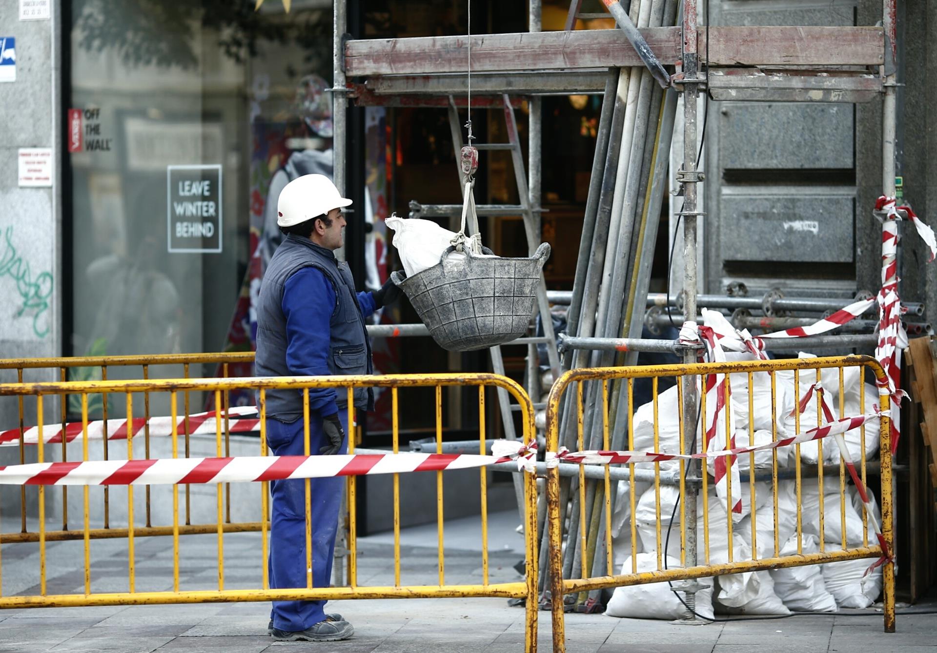 Gente trabajando, trabajador, autónomo, paro, empleo, epa, obra, construcción. EUROPA PRESS - Archivo.