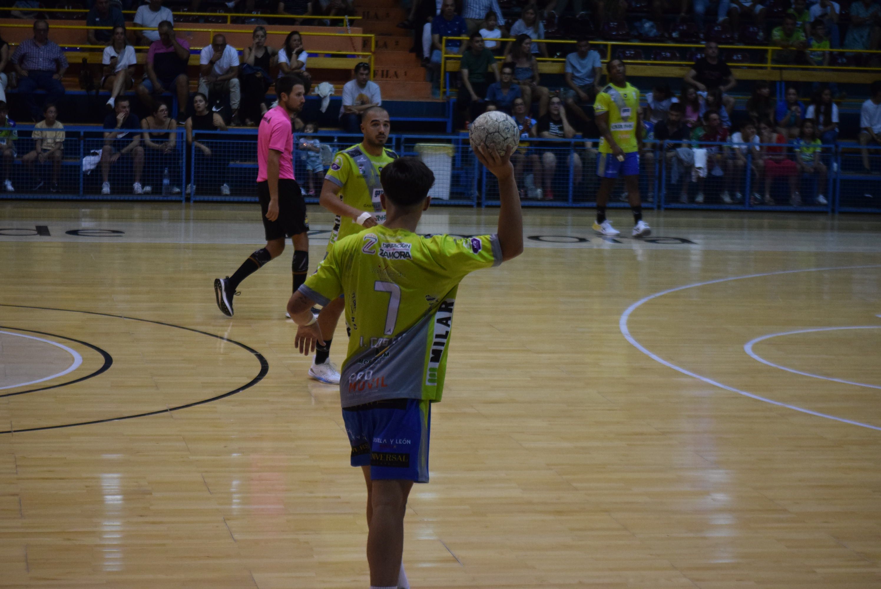 Balonmano Zamora   BM Base Oviedo (2)