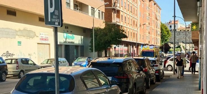 Ambulancia y Policía Municipal en el lugar de los hechos