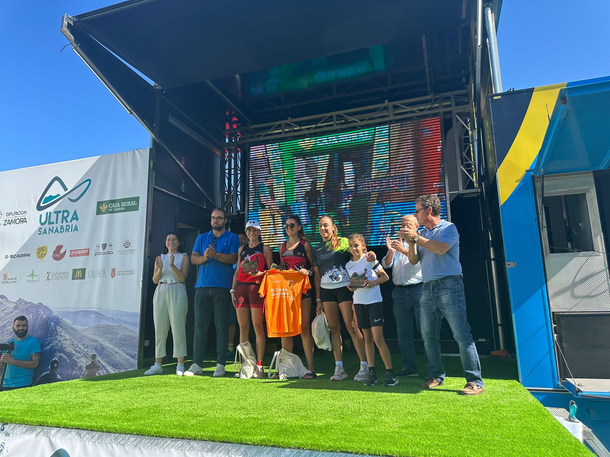 Cristina Galván y Miguel Ángel Martín toman el mando en el 'Gran Premio Caja Rural' de la Ultra Sanabria