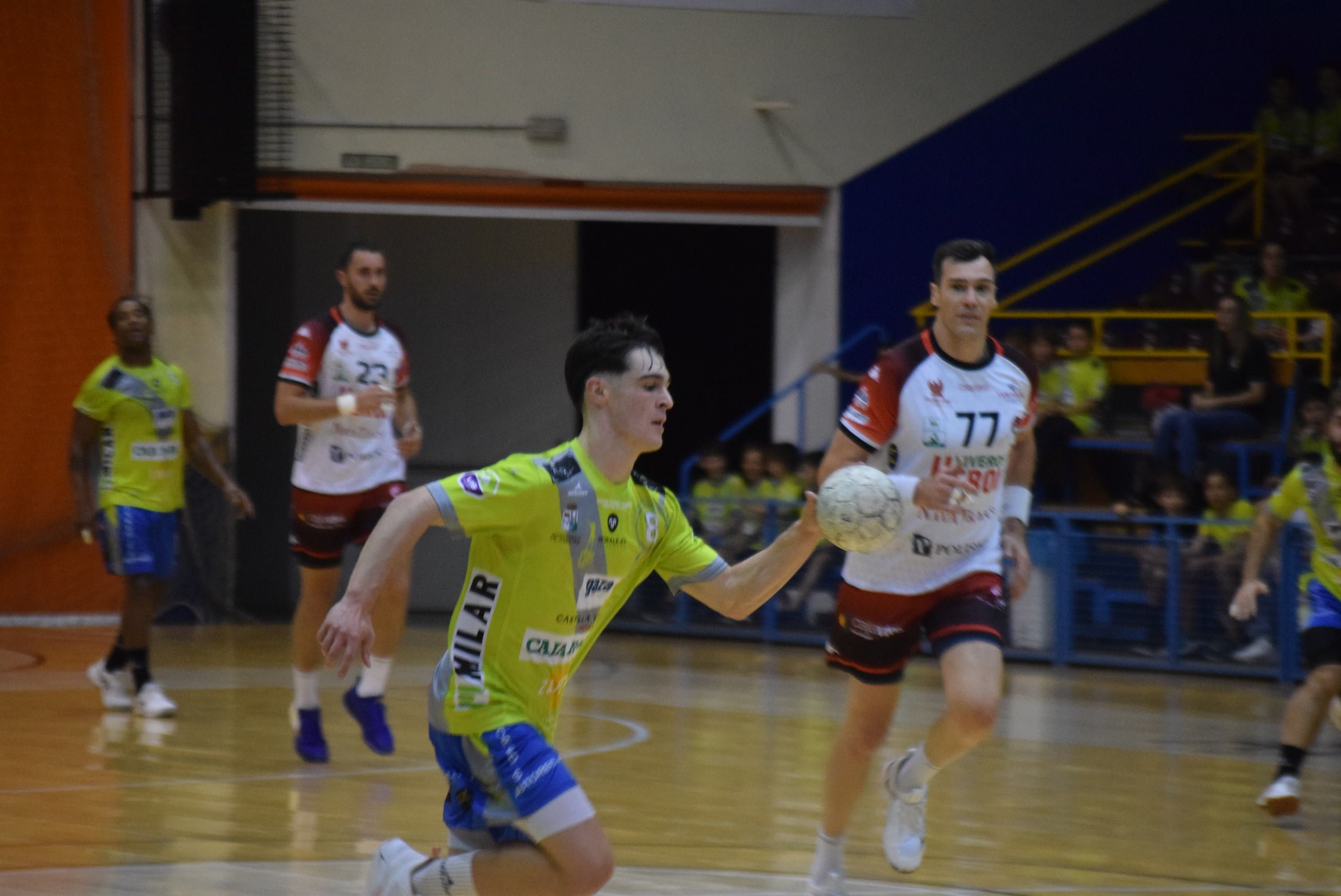 Marco Torres, extremo derecho del Balonmano Zamora.