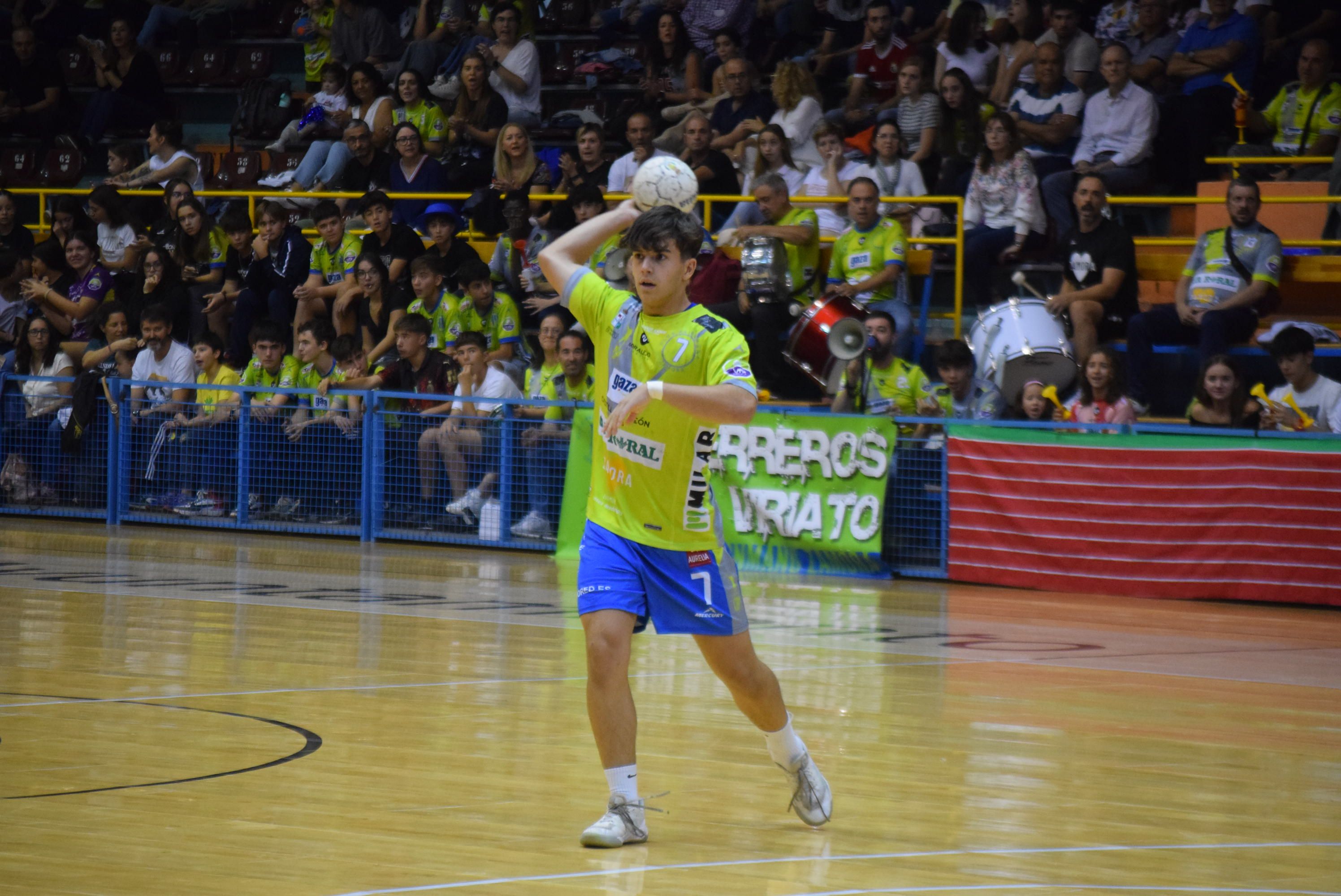 Iago costas, central del Balonmano Zamora.