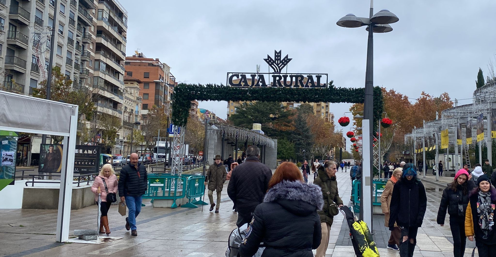 Más de dos kilómetros de luces con una de las decoraciones más altas de España: así será la Plaza de los Sueños de Caja Rural