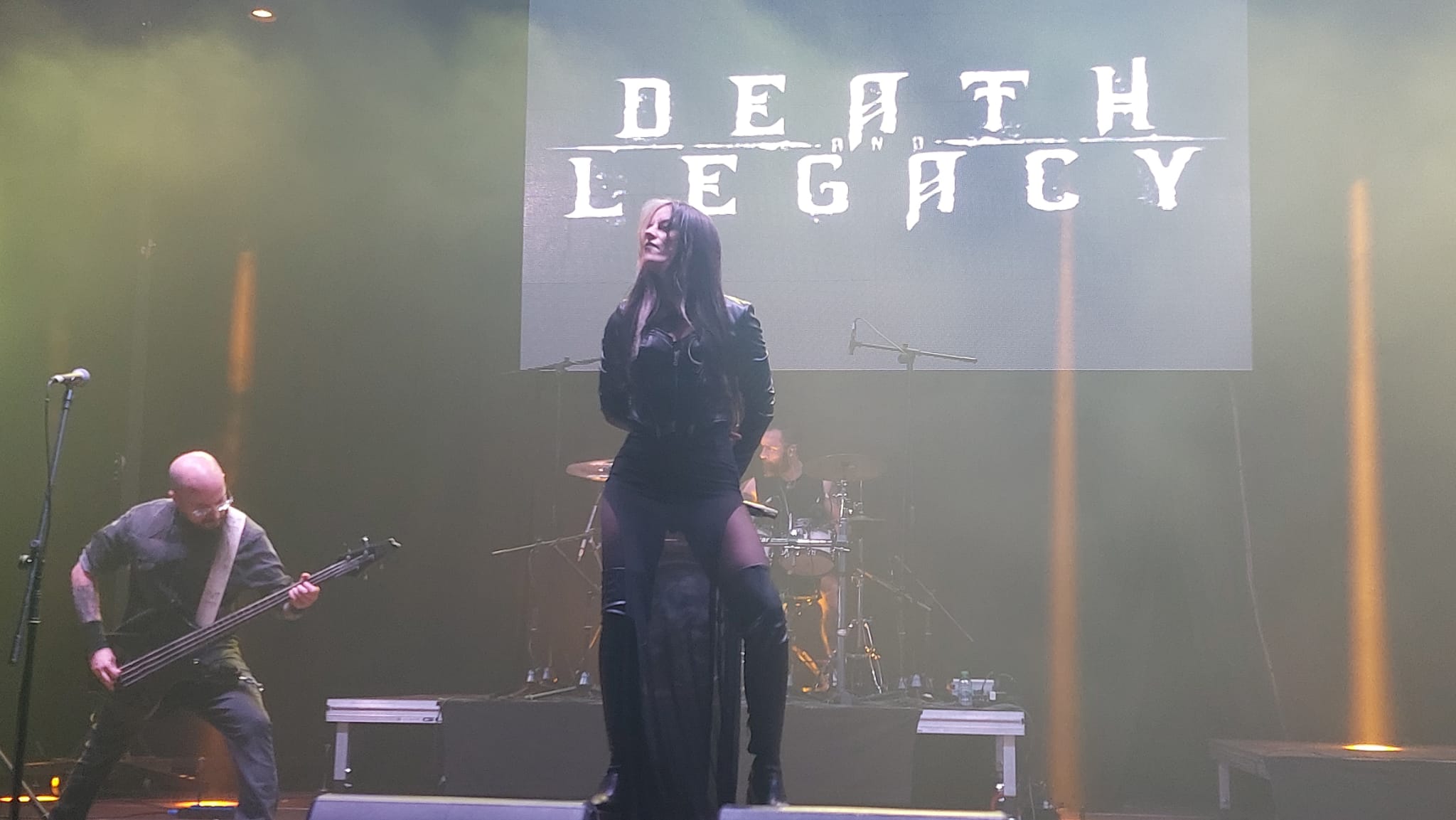 Death and Legacy actuando en Zamora