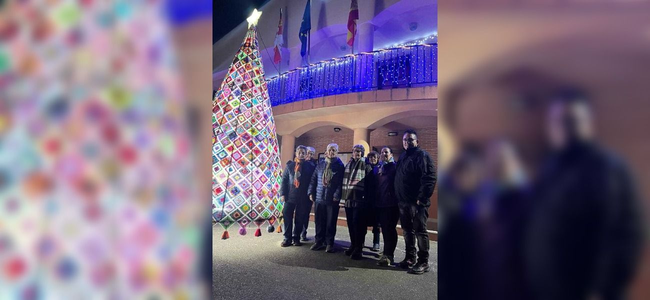 Árbol de Navidad elaborado por la asociación de jubilados de Casaseca de las Chanas