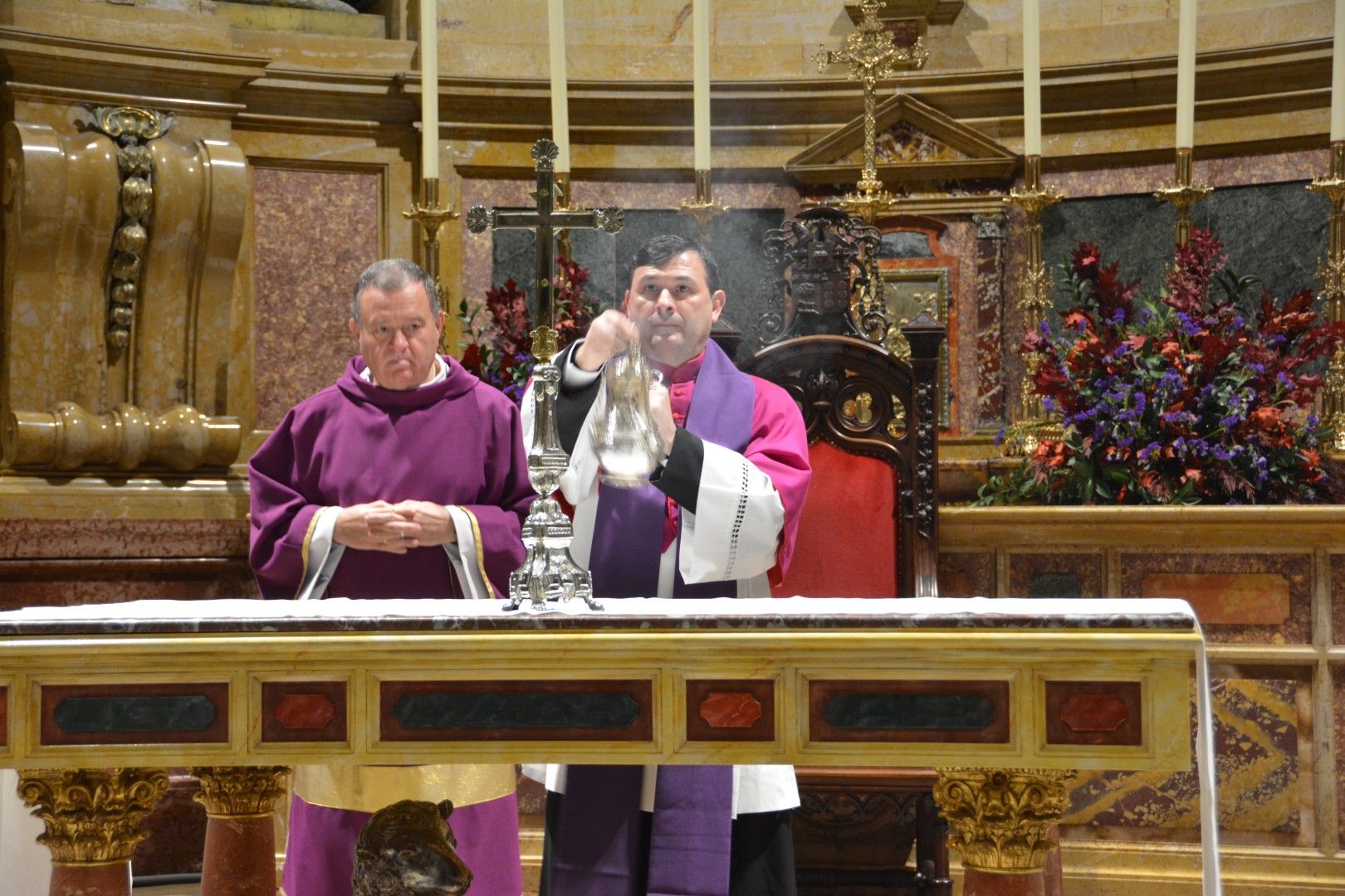 El sacerdote Pedro Juan Martínez, párroco de San Claudio de Olivares y El Espíritu Santo