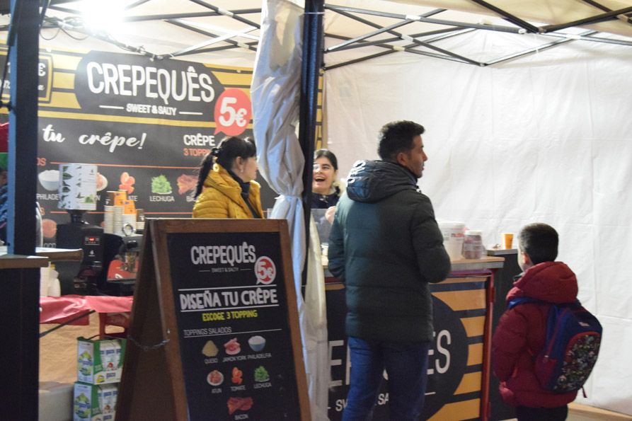 El mercado navideño abre sus puertas  (7)