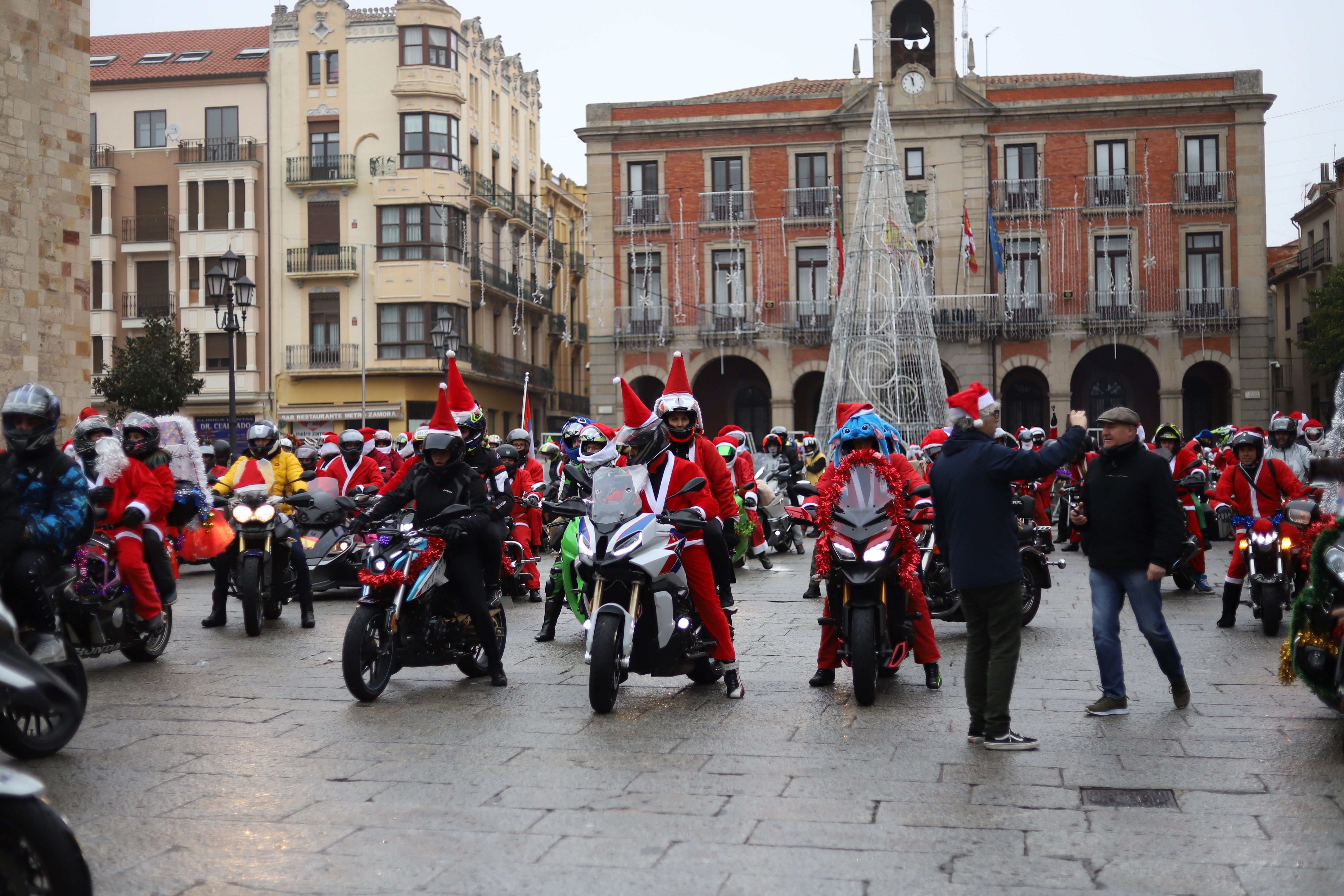 Papanoelada Motera en Zamora 2023 Foto María Lorenzo (11)