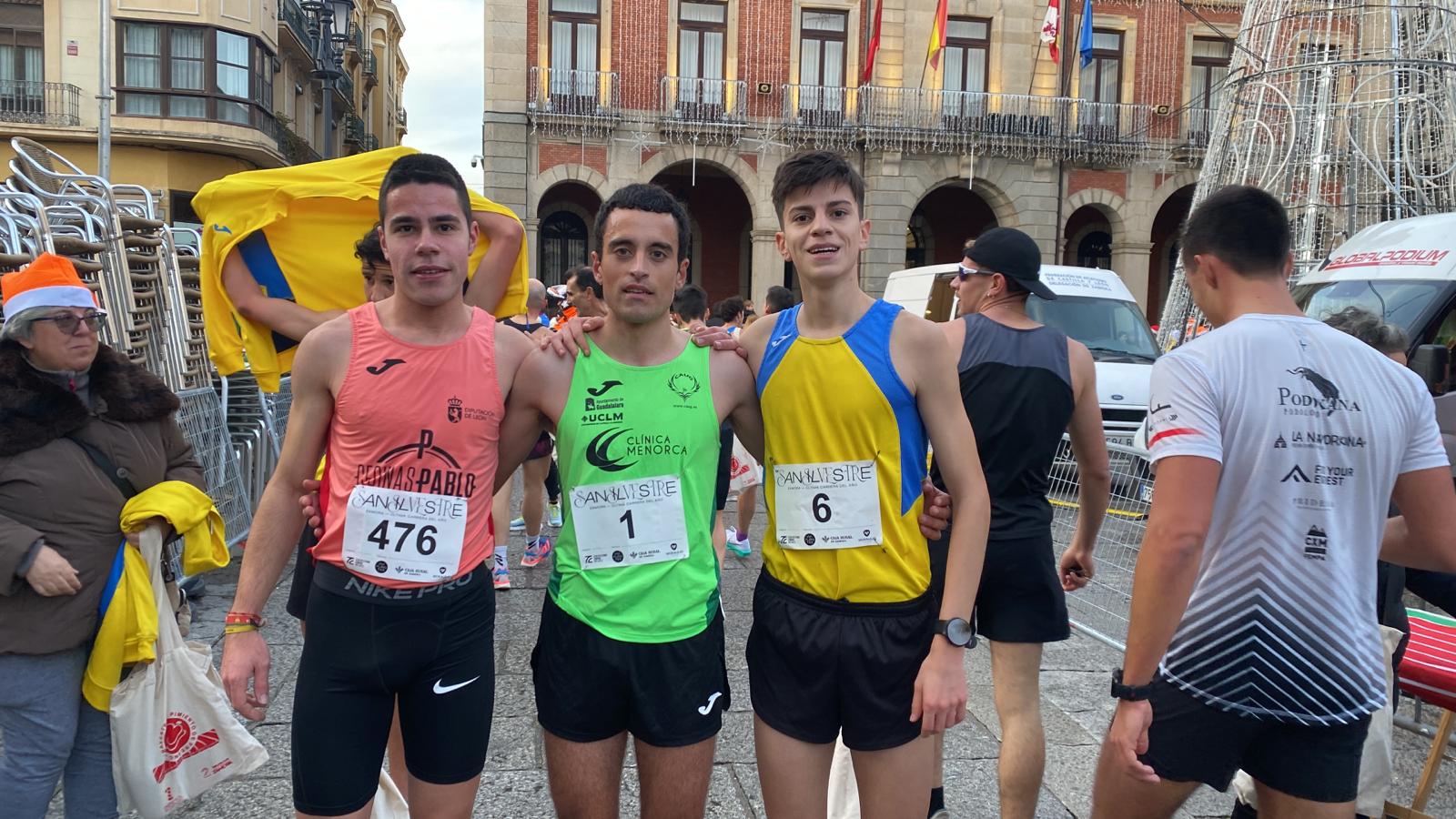 Diego Bravo y Andrea Jaén reinan en la San Silvestre Zamorana 2023. Foto de la categoría masculina.