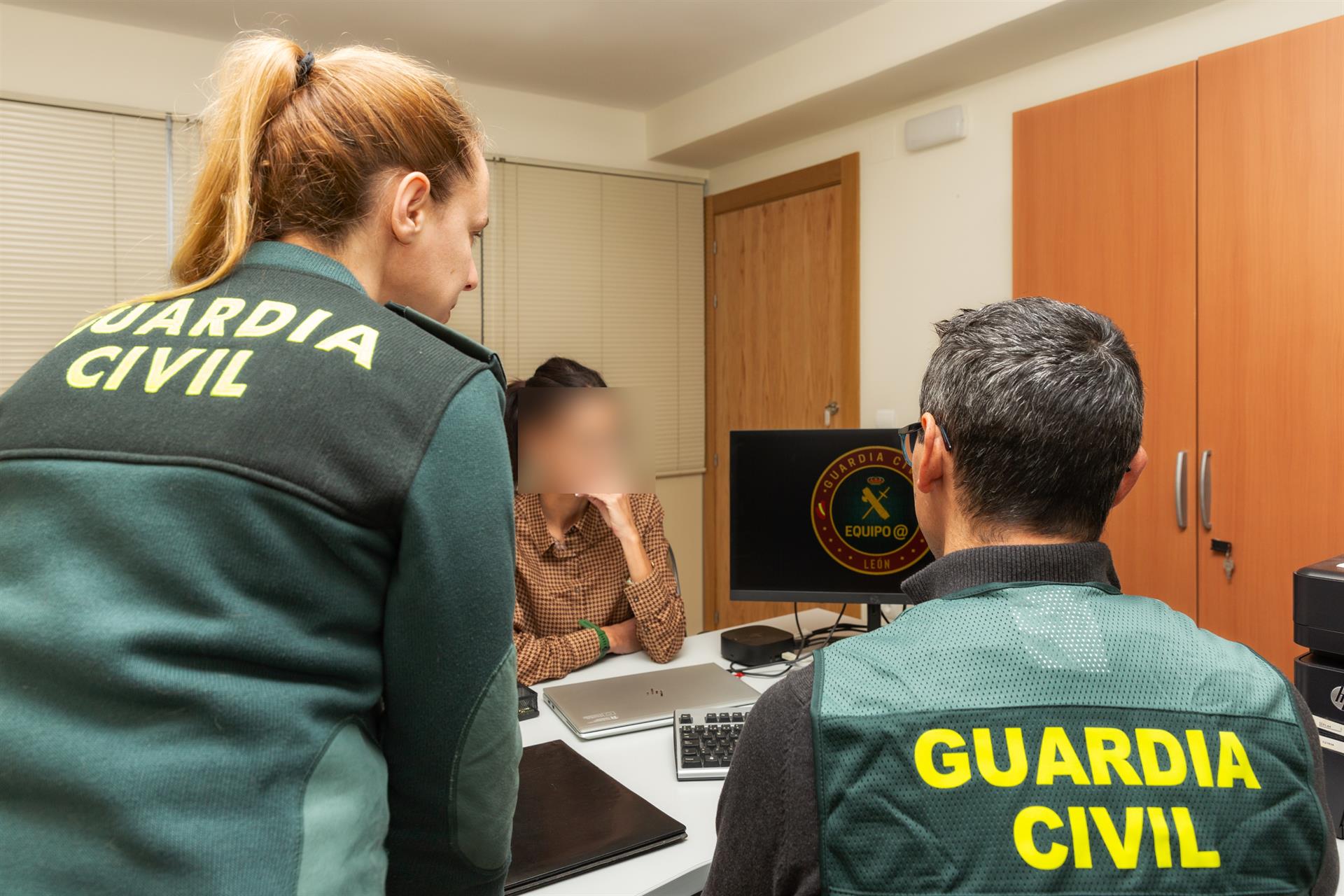 Agentes de la Guardia Civil   GUARDIA CIVIL. Archivo