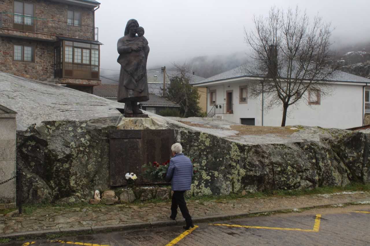 Monumento en recuerdo de las víctimas de la catástrofe de Ribadelago