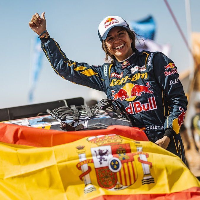 La piloto burgalesa Cristina Gutiérrez, campeona en categoría 'Challenger' del Dakar 2024. Foto: Perfil de 'X' de Alfonso Fernández Mañueco.