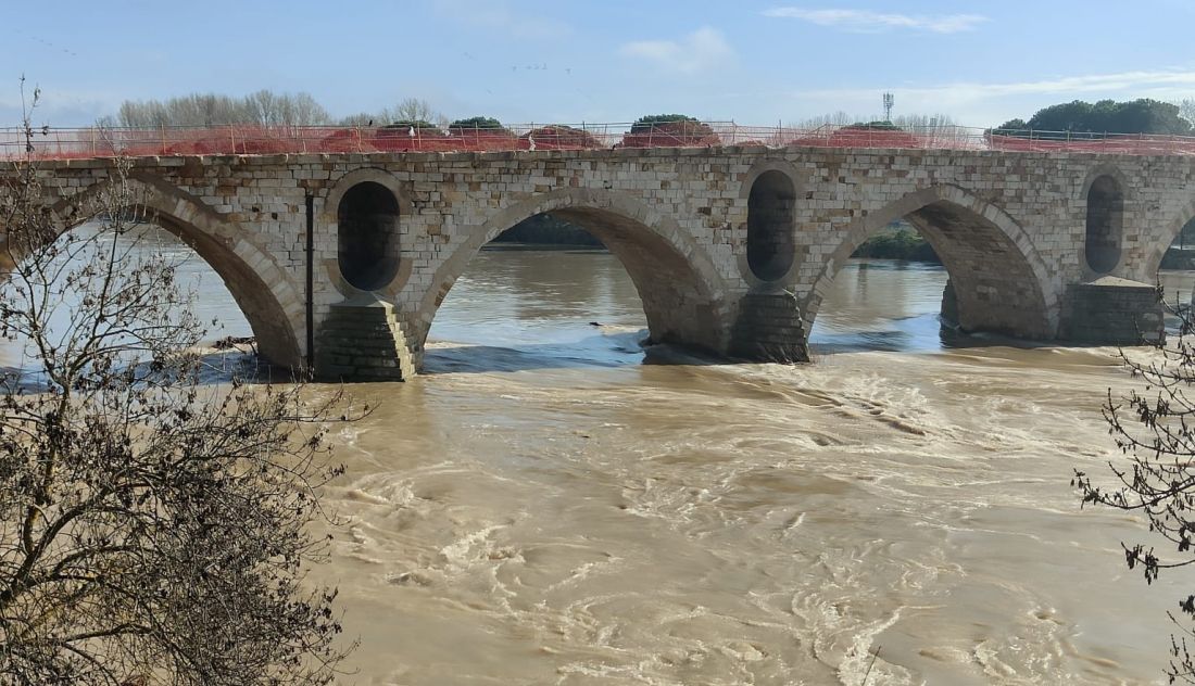 La Subida Del Caudal Del Duero Contin A Haciendo De Las Suyas En Zamora