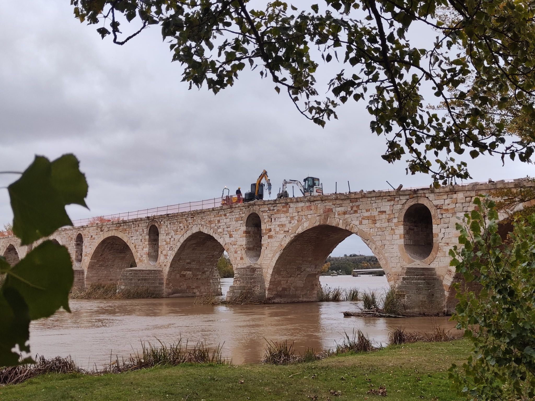 Obras del puente de Piedra de Zamora. Archivo