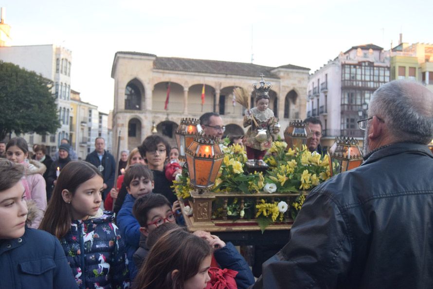 Las Candelas vuelven a unir la iglesia de San Juan con la de San Vicente (108)