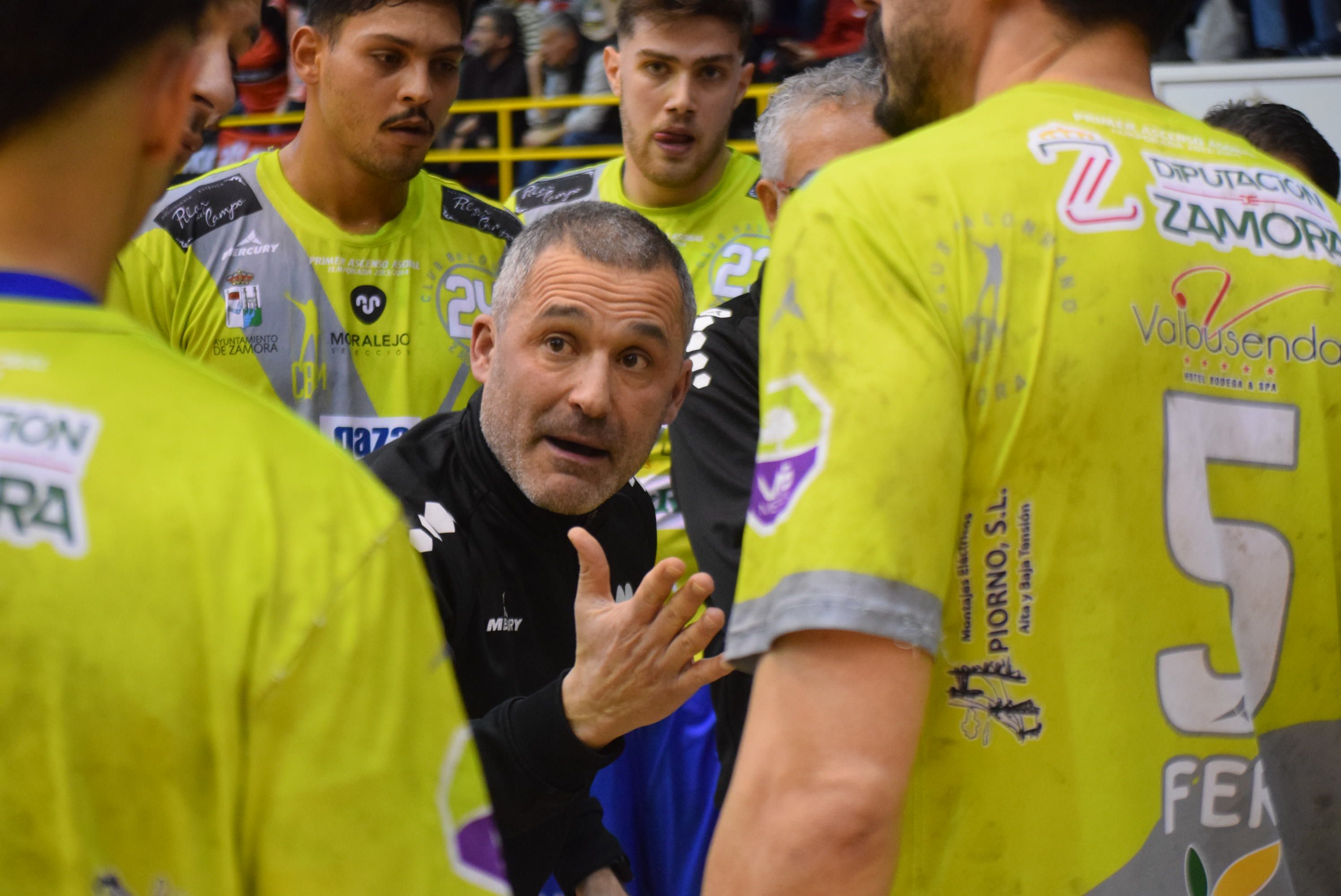 Diego Soto, entrenador del Balonmano Zamora. Archivo.