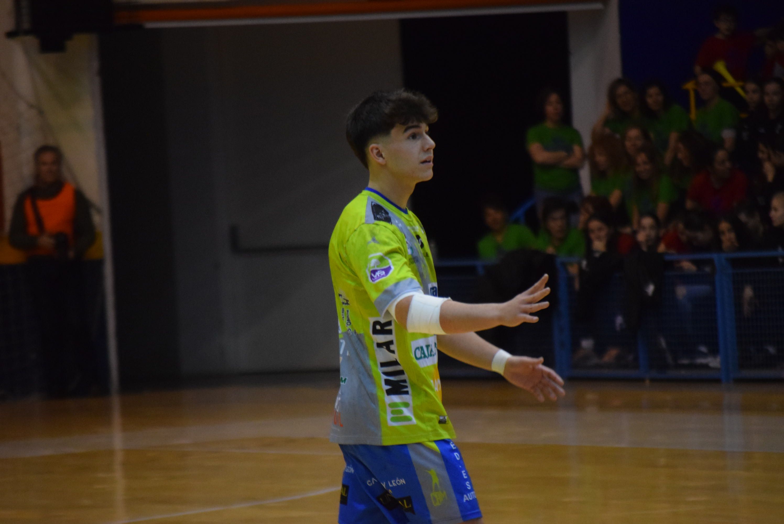 Iago Costas en el Balonmano Zamora - Barça Atlètic. Archivo.