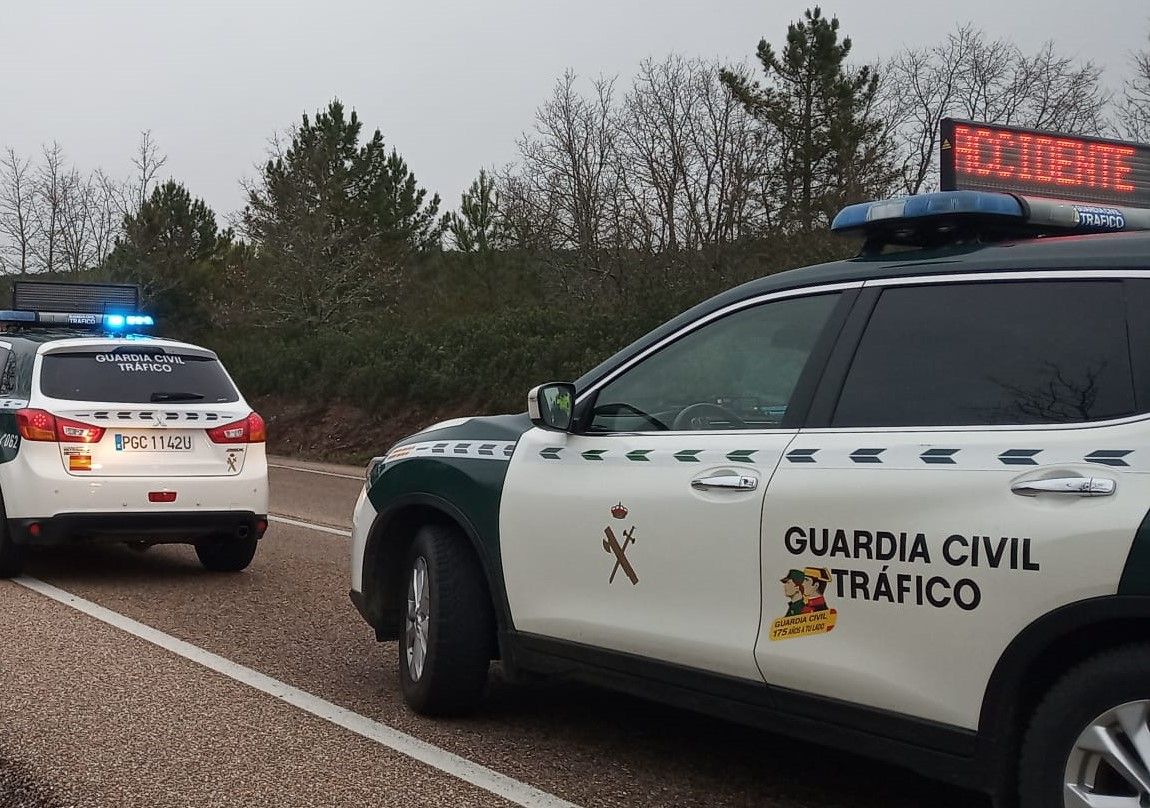 Guardia Civil de Tráfico en un accidente.