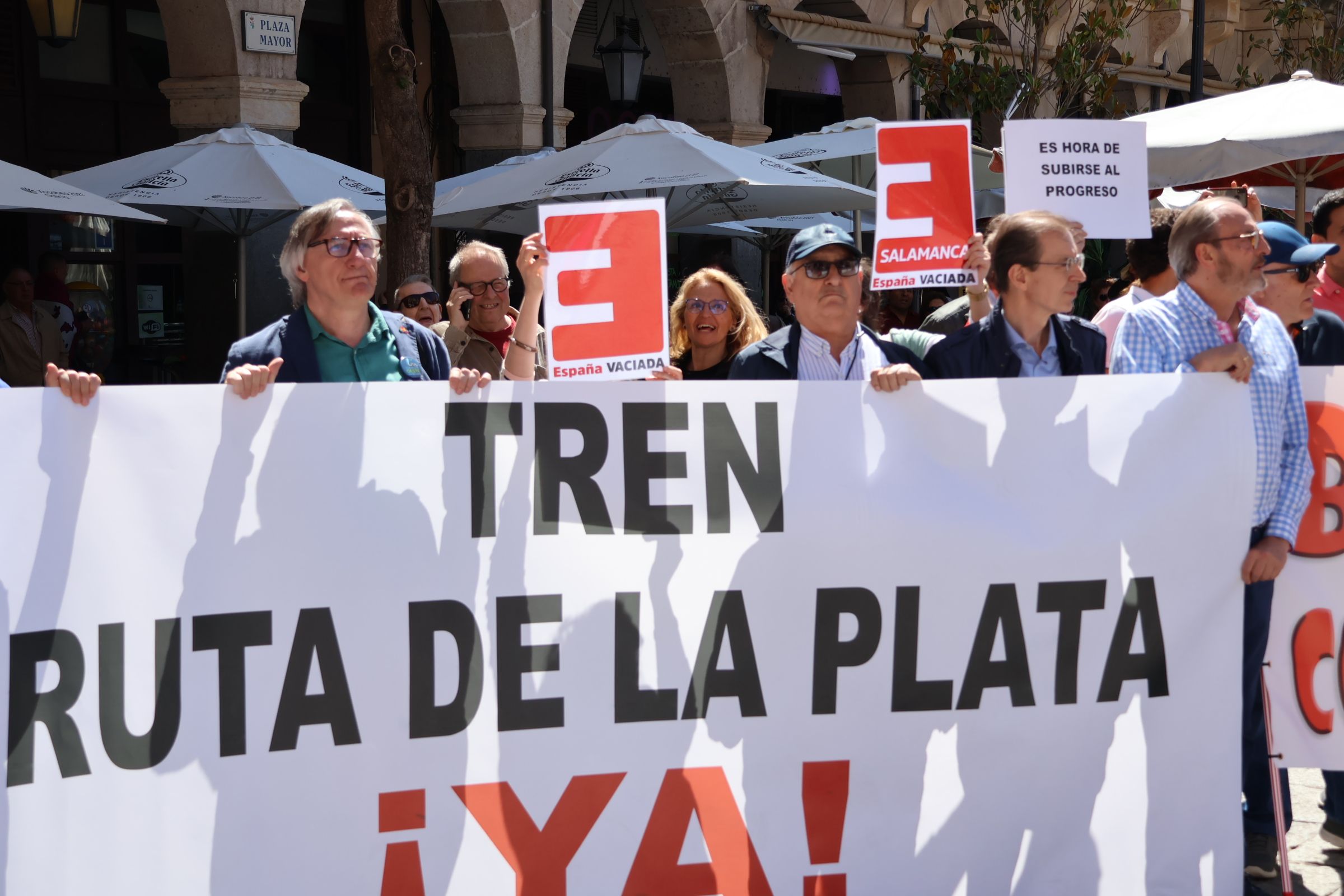 Concentración en Zamora por la reapertura del tren de la Ruta de la Plata