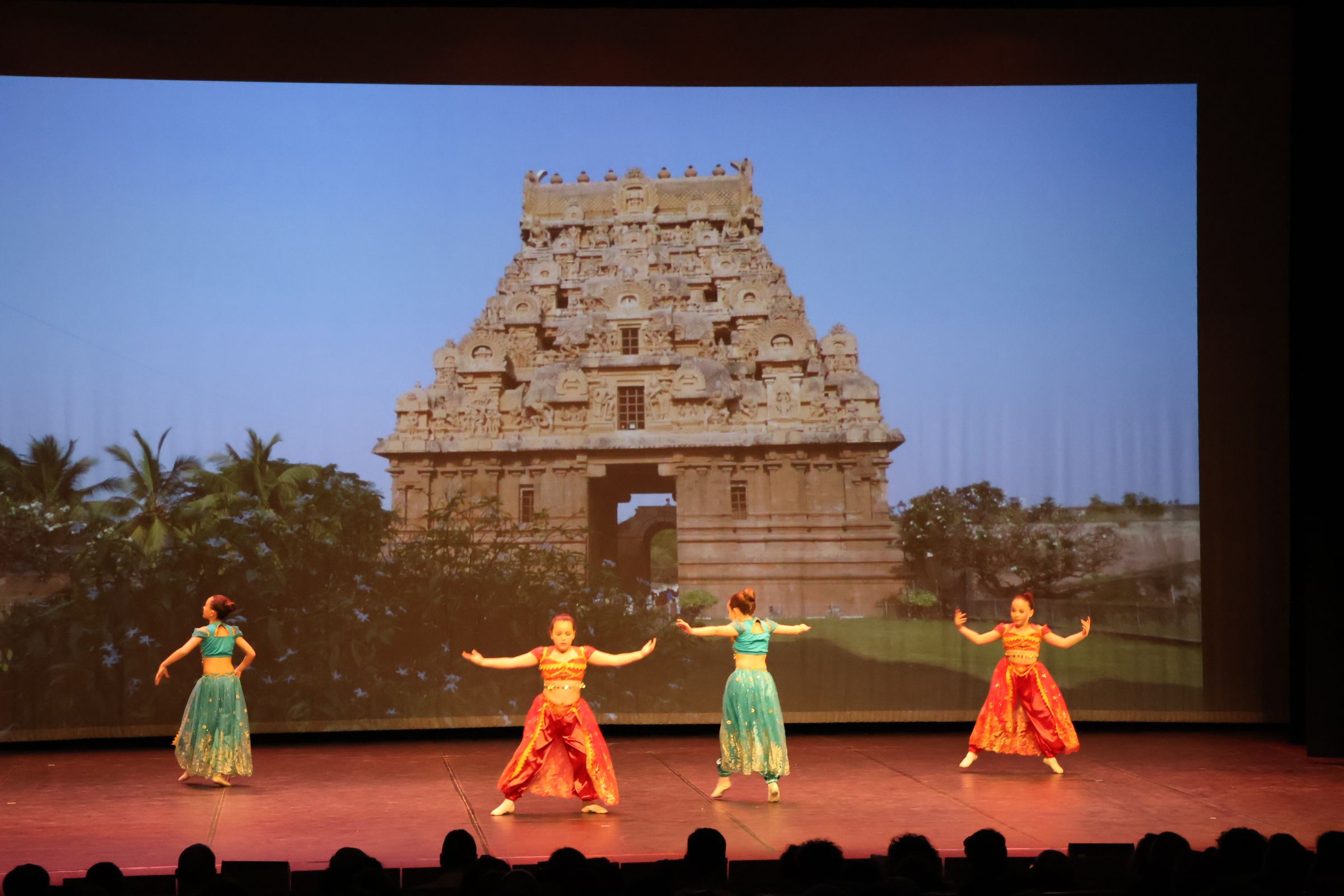 'Cuentos de India', un viaje con danza clásica en el Teatro Ramos Carrión