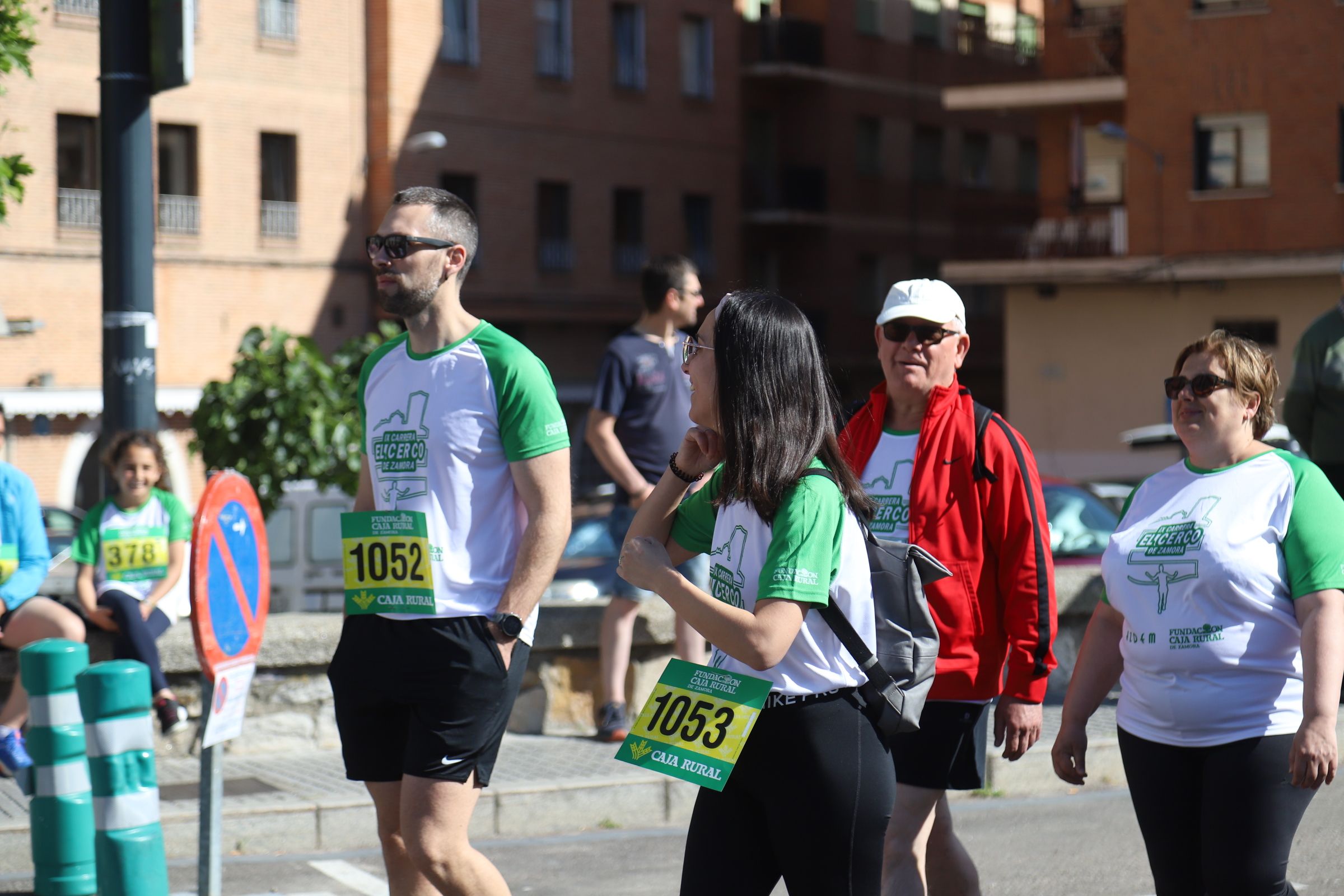 Andarines y patinadores en la IX edición de la carrera El Cerco de Zamora. FOTO: María Lorenzo