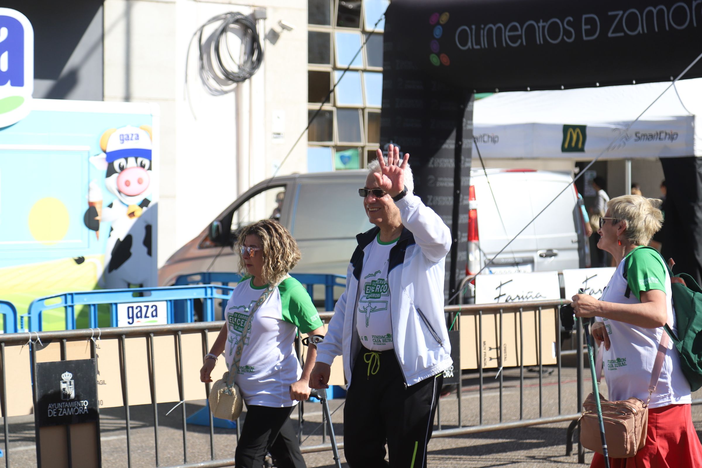 Andarines y patinadores en la IX edición de la carrera El Cerco de Zamora. FOTO: María Lorenzo