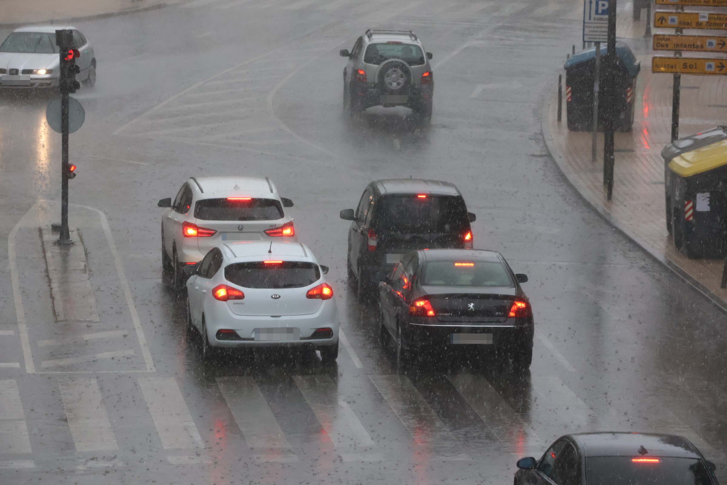 Lluvia en Zamora. Coches