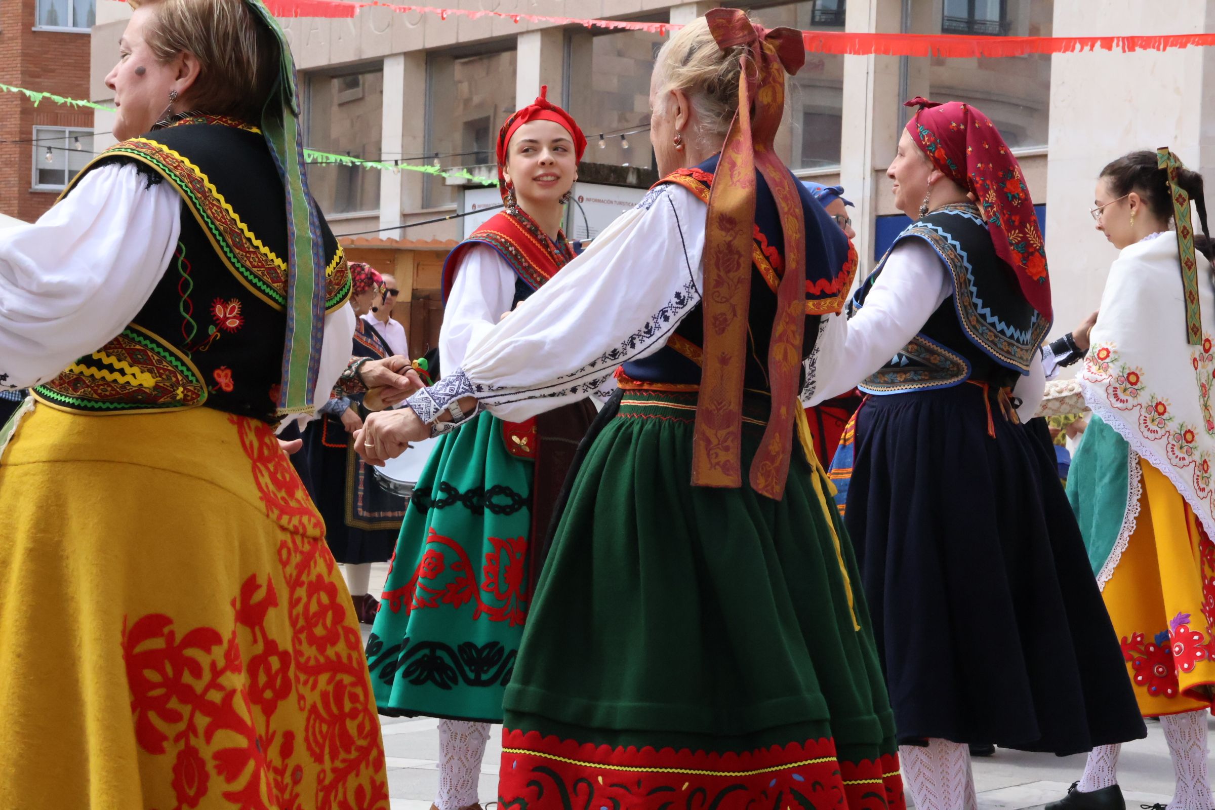 La Arracada en la XXXI Muestra de Folklore de Zamora (1)