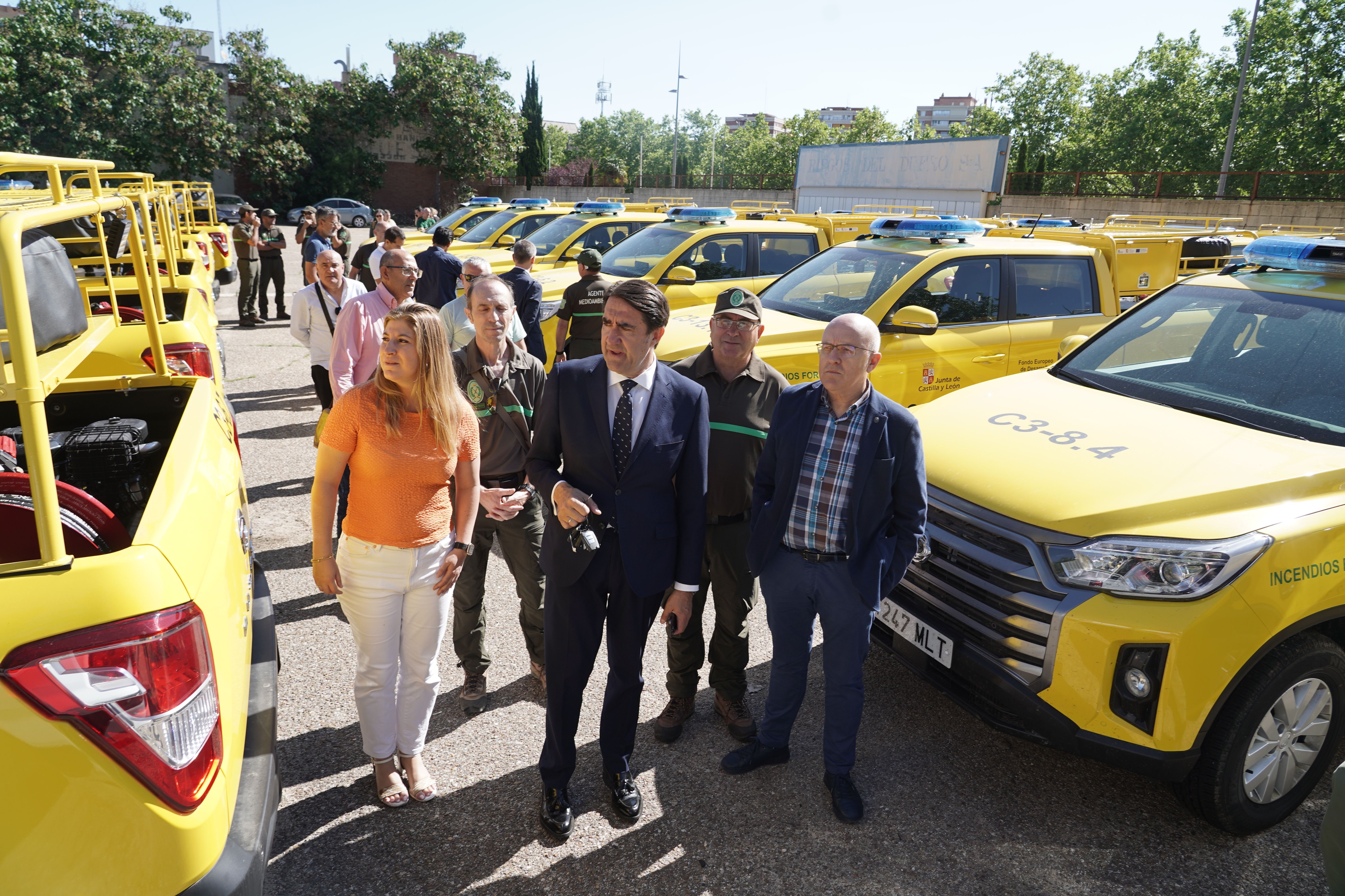 Zamora recibe tres nuevos vehículos pick-up para labores preventivas de ...