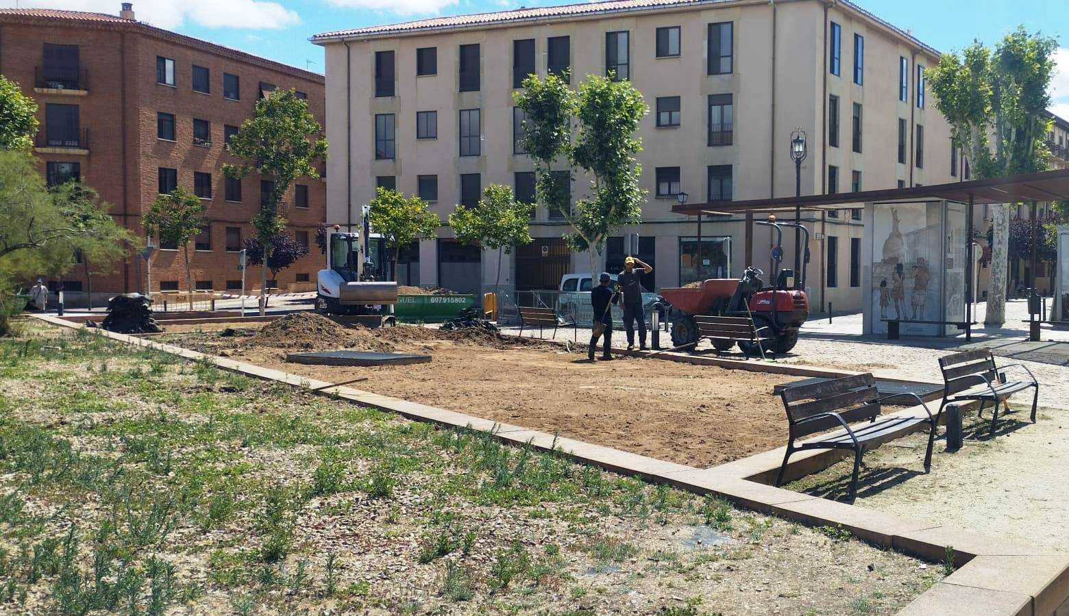 Labores de ajardinamiento en San Martín (2)