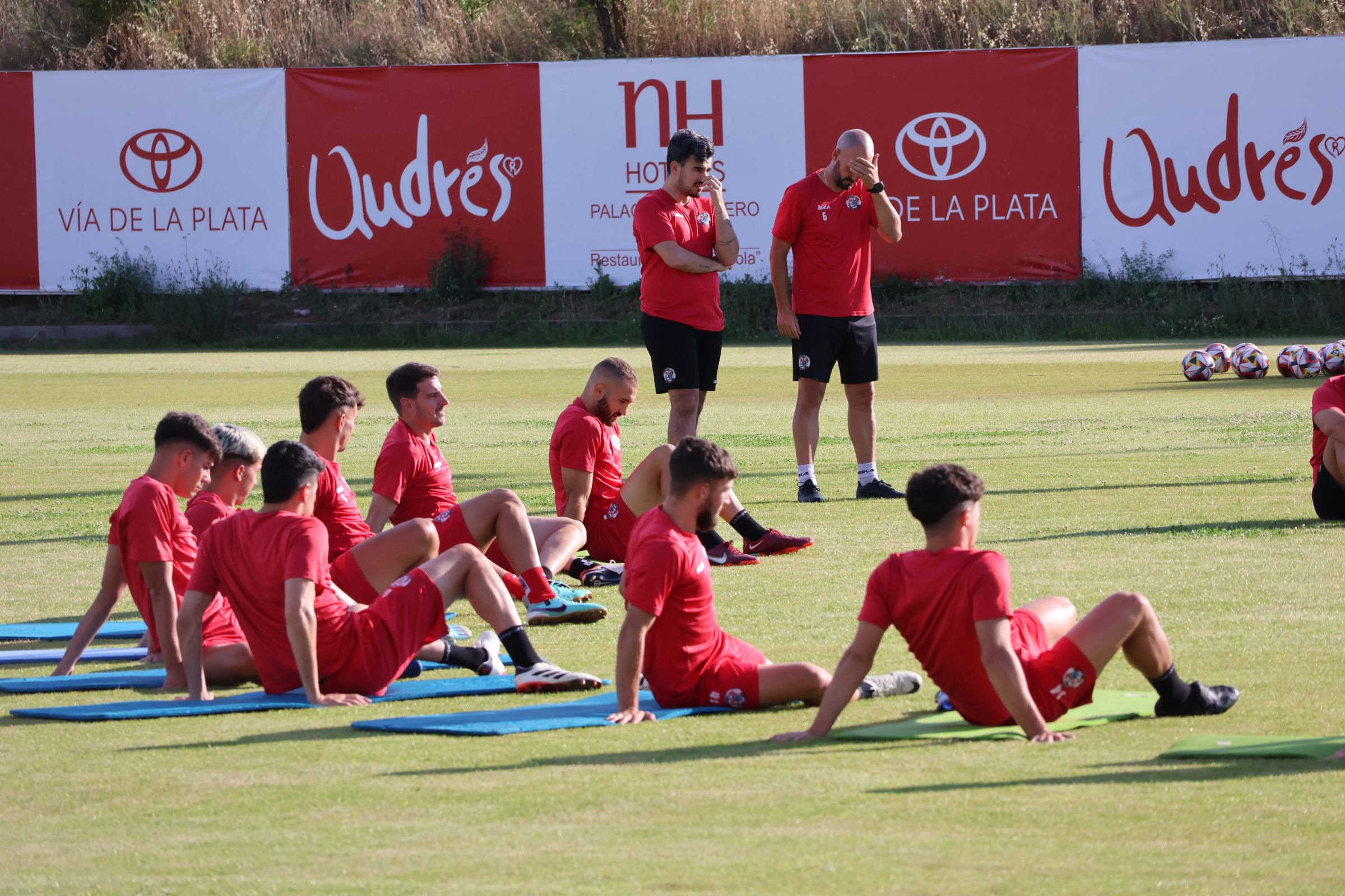 Primer entrenamiento del Zamora CF en pretemporada 2024 2025 (10)