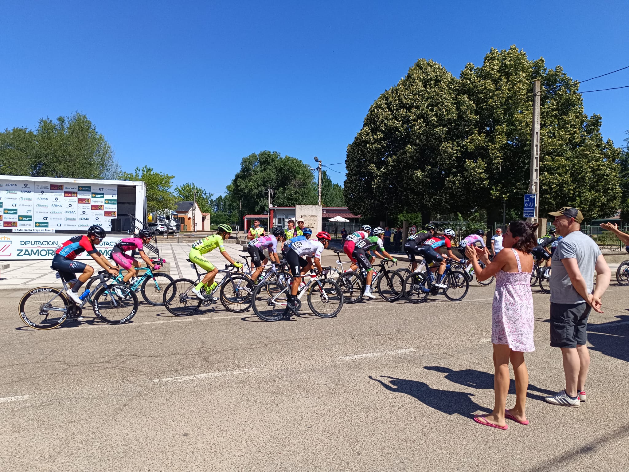 Vuelta ciclista a Zamora en Santa Croya de Tera (5)