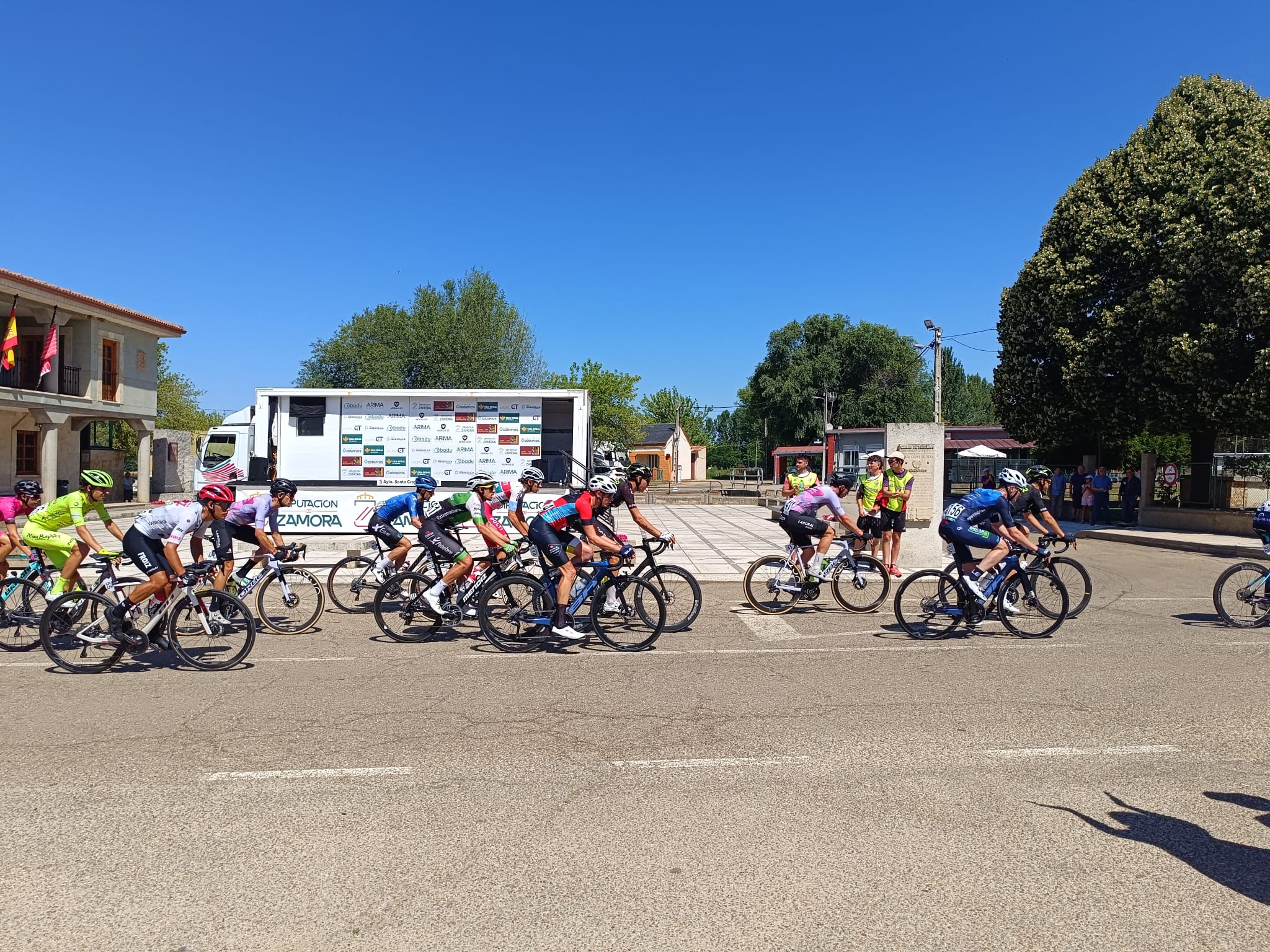 Vuelta ciclista a Zamora en Santa Croya de Tera (11)