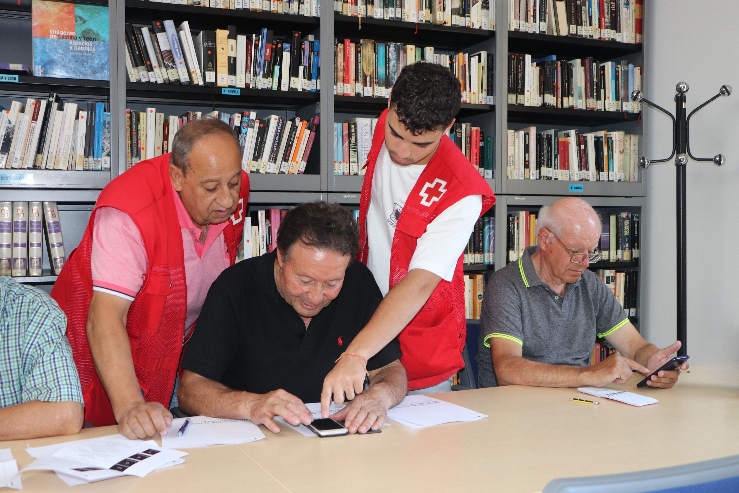 Un curso digital de Cruz Roja en Zamora. Archivo.