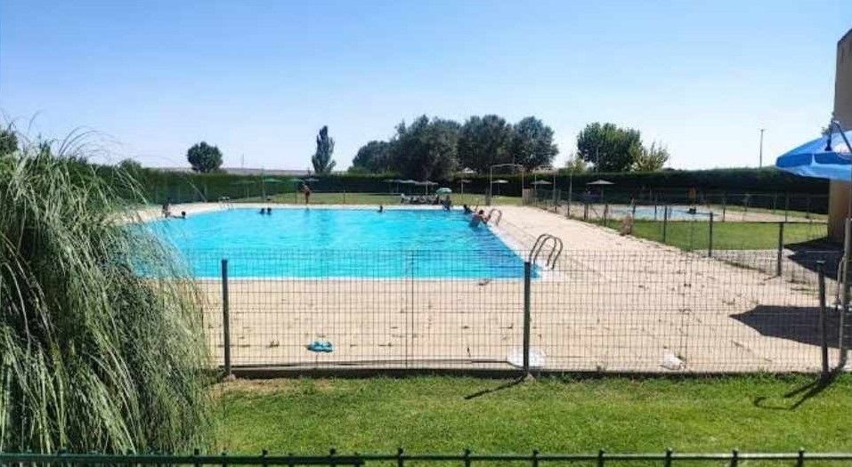 Piscina municipal de Torres del Carrizal.