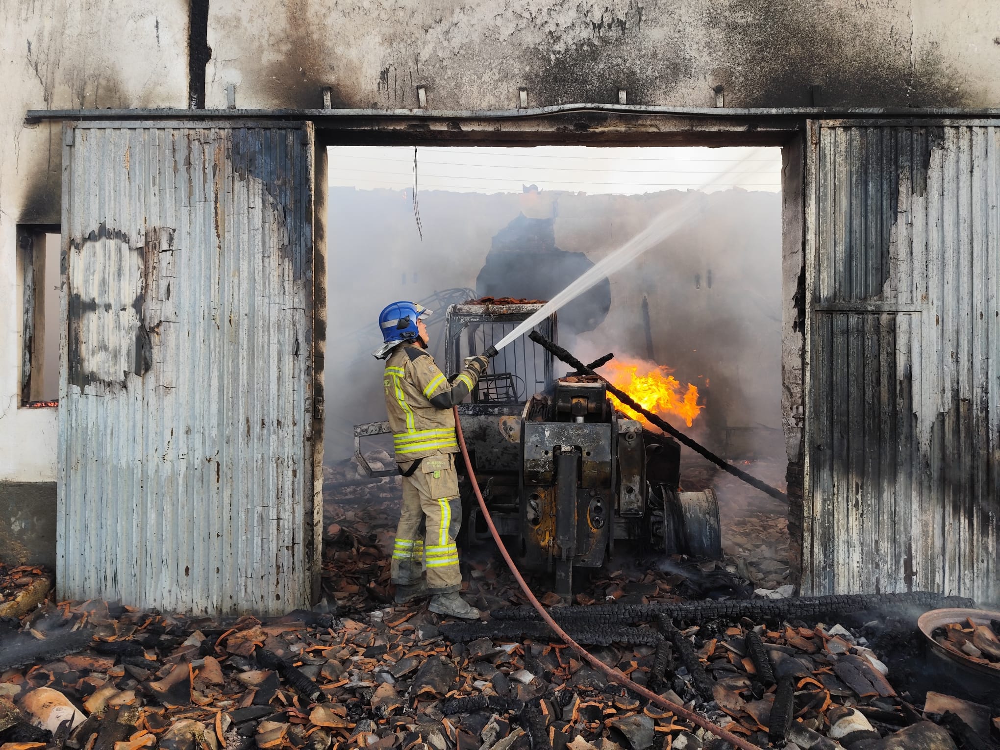 Incendio de nave agrícola en la Dehesa de Castrillo 