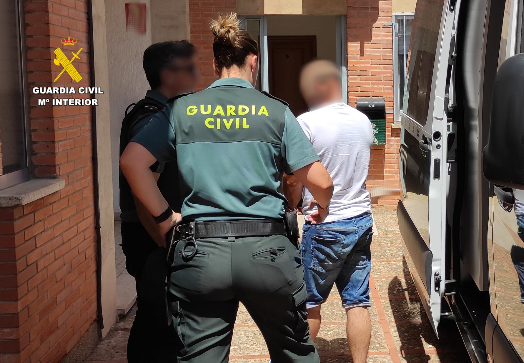 Dos detenidos por extorsión y estafa a una mujer de 87 años. Guardia Civil