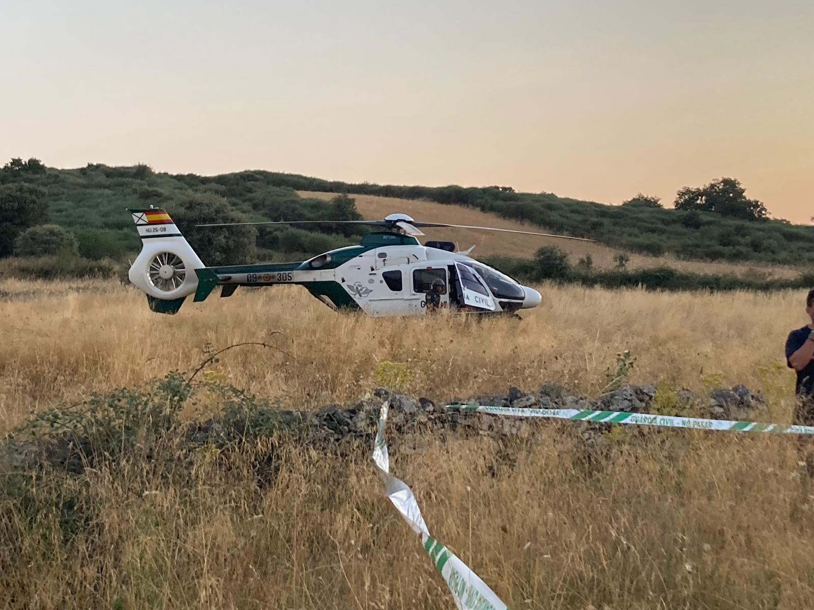 Aterrizaje del helicóptero en el paraje donde apareció el fallecido