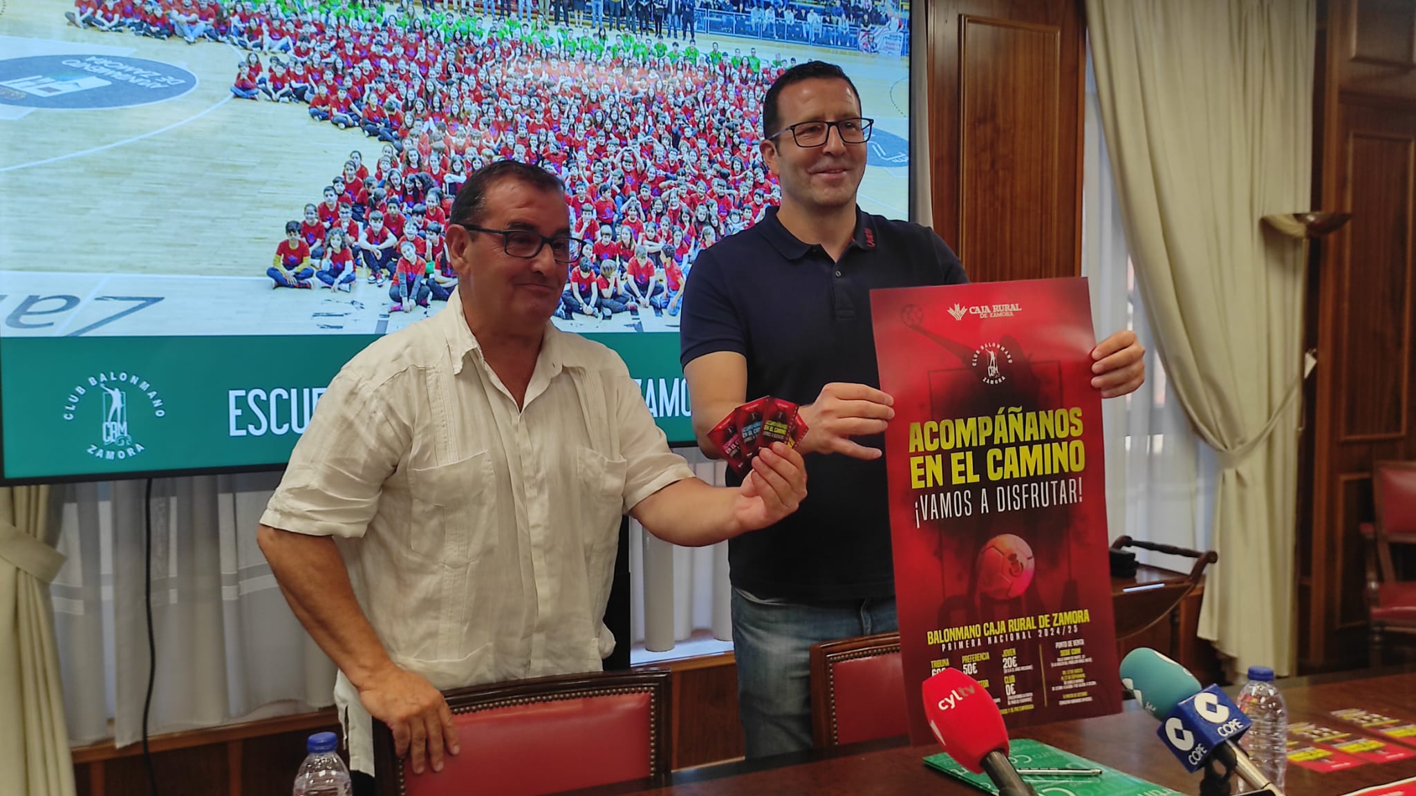 Presentación del nuevo 'naming' y de la campaña de socios del Balonmano Caja Rural de Zamora.