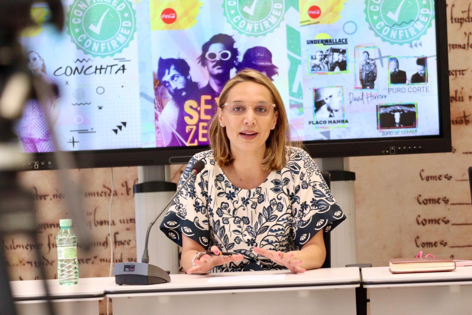 Sara Casquero, concejala de Fiestas, presenta la segunda edición del Festival de Música ‘Benafest’.