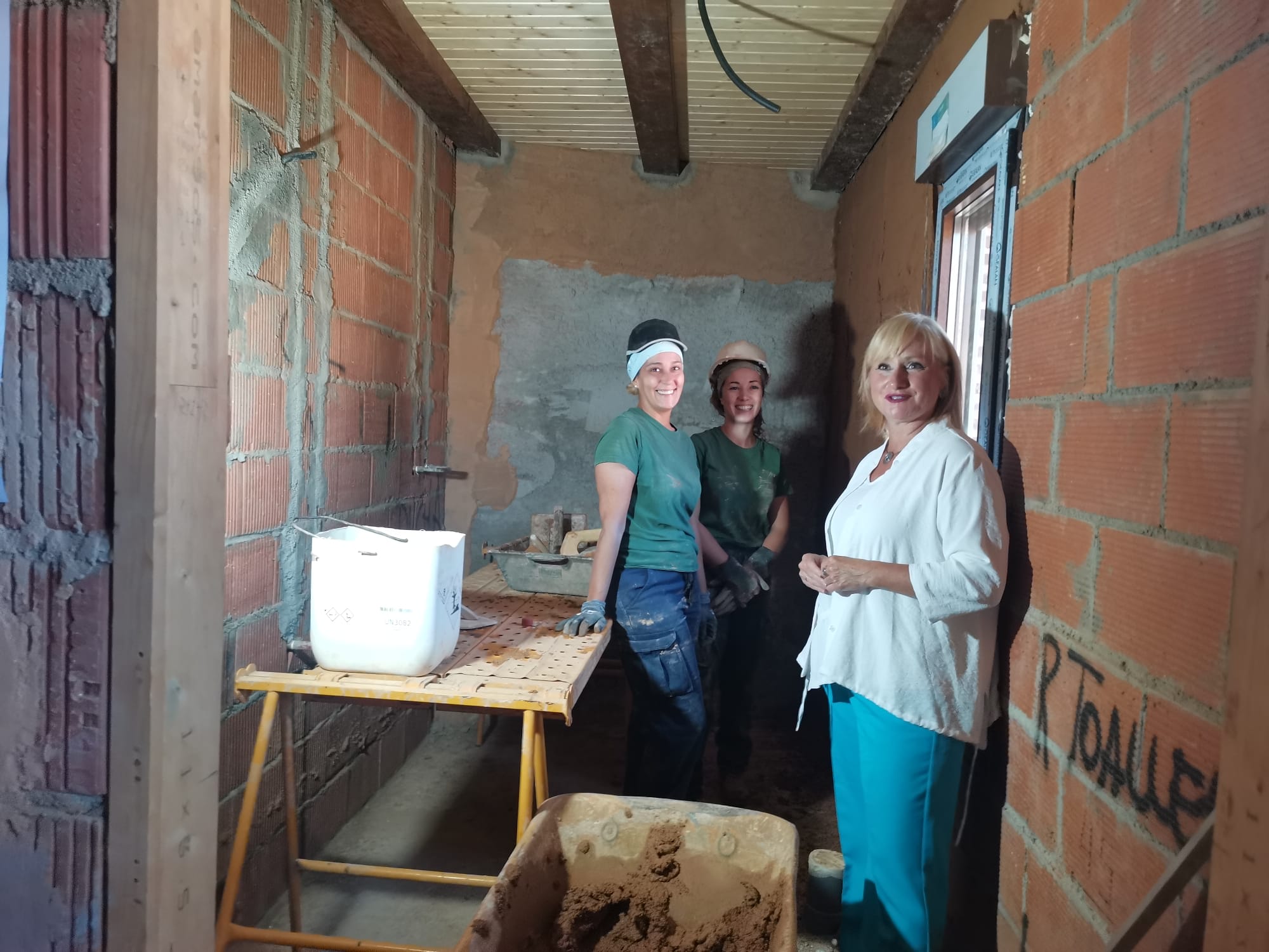 Nueva vida para la antigua casa de la maestra de Villaferrueña gracias al programa mixto