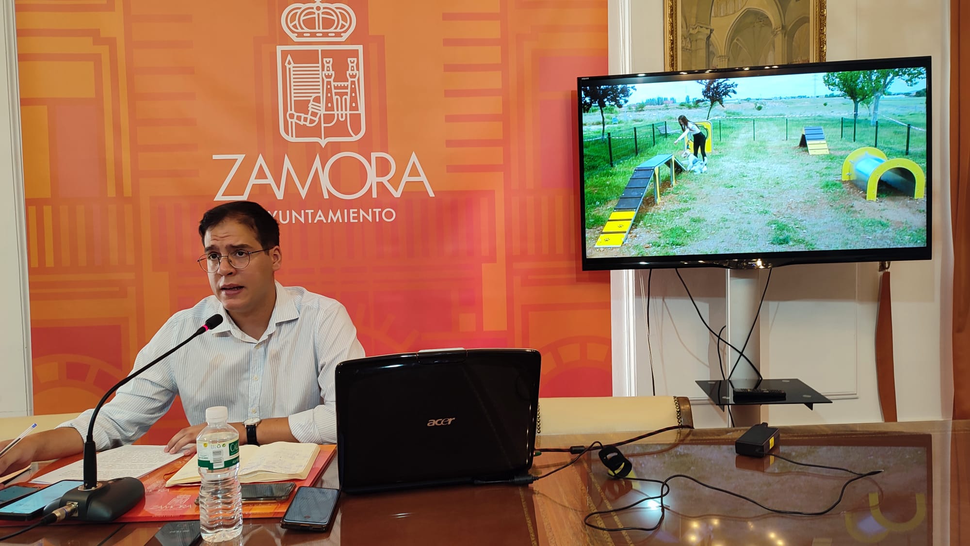 Pablo Novo presenta la nueva zona de suelta de perros y los circuitos de entrenamiento en Zamora