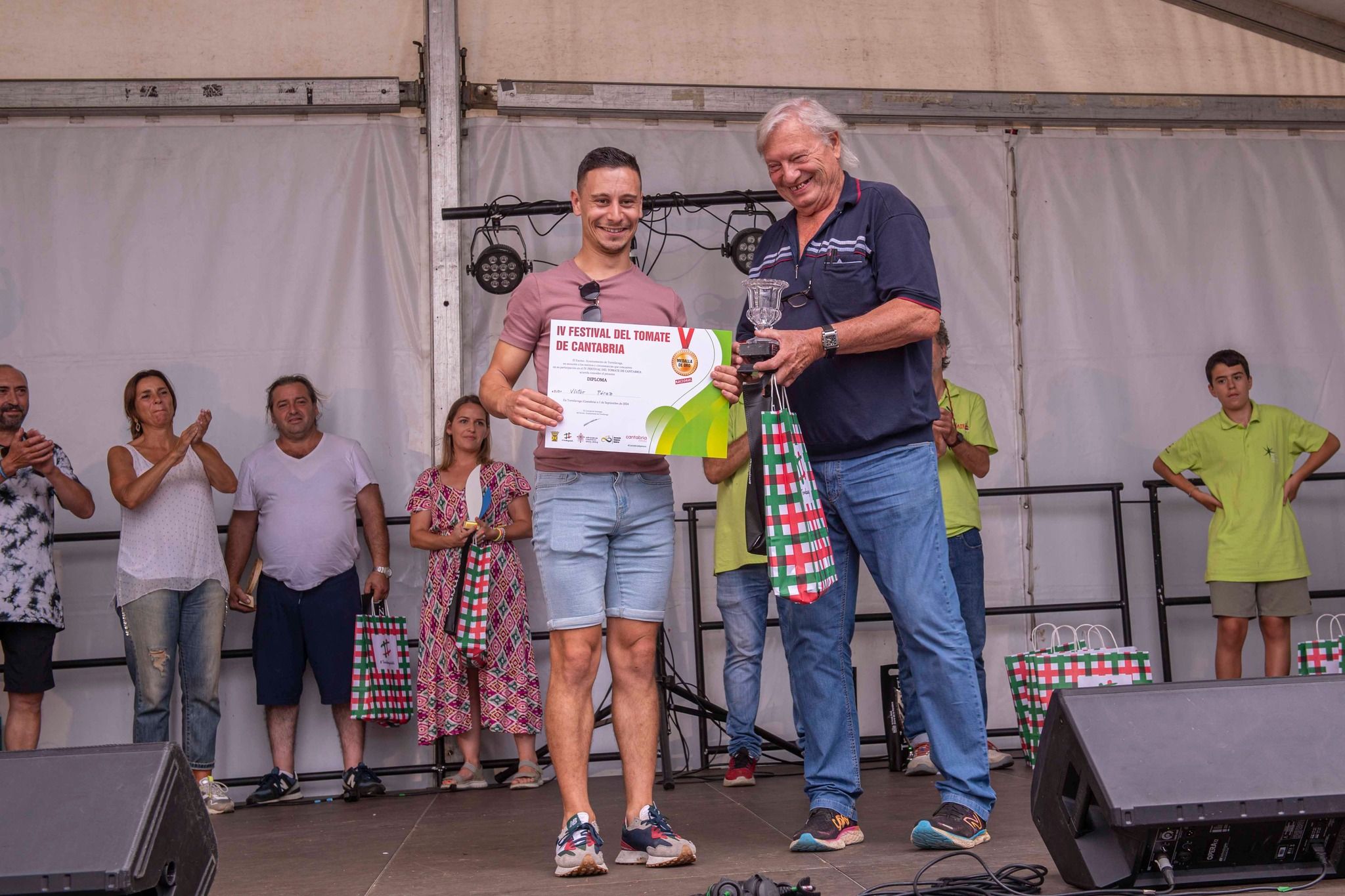 El zamorano Víctor Pérez gana el concurso del IV Festival del Tomate de Cantabria