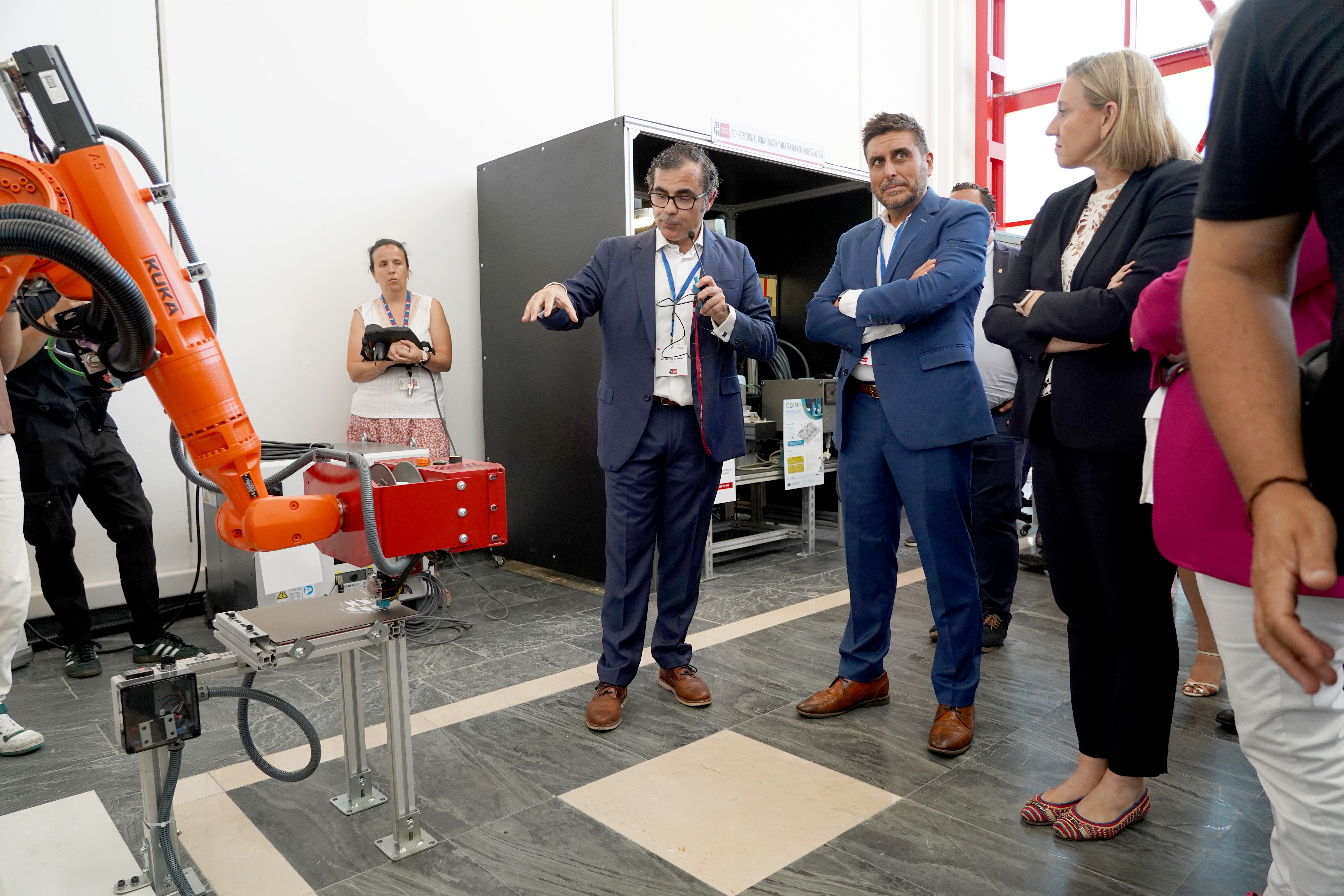 Leticia Pérez / ICAL . La vicepresidenta de la Junta de Castilla y León y consejera de Familia e Igualdad de Oportunidades, Isabel Blanco, inaugura el Centro de Investigación, Desarrollo e Innovación (I+D+i) y Centro de Formación de DGH Grupo