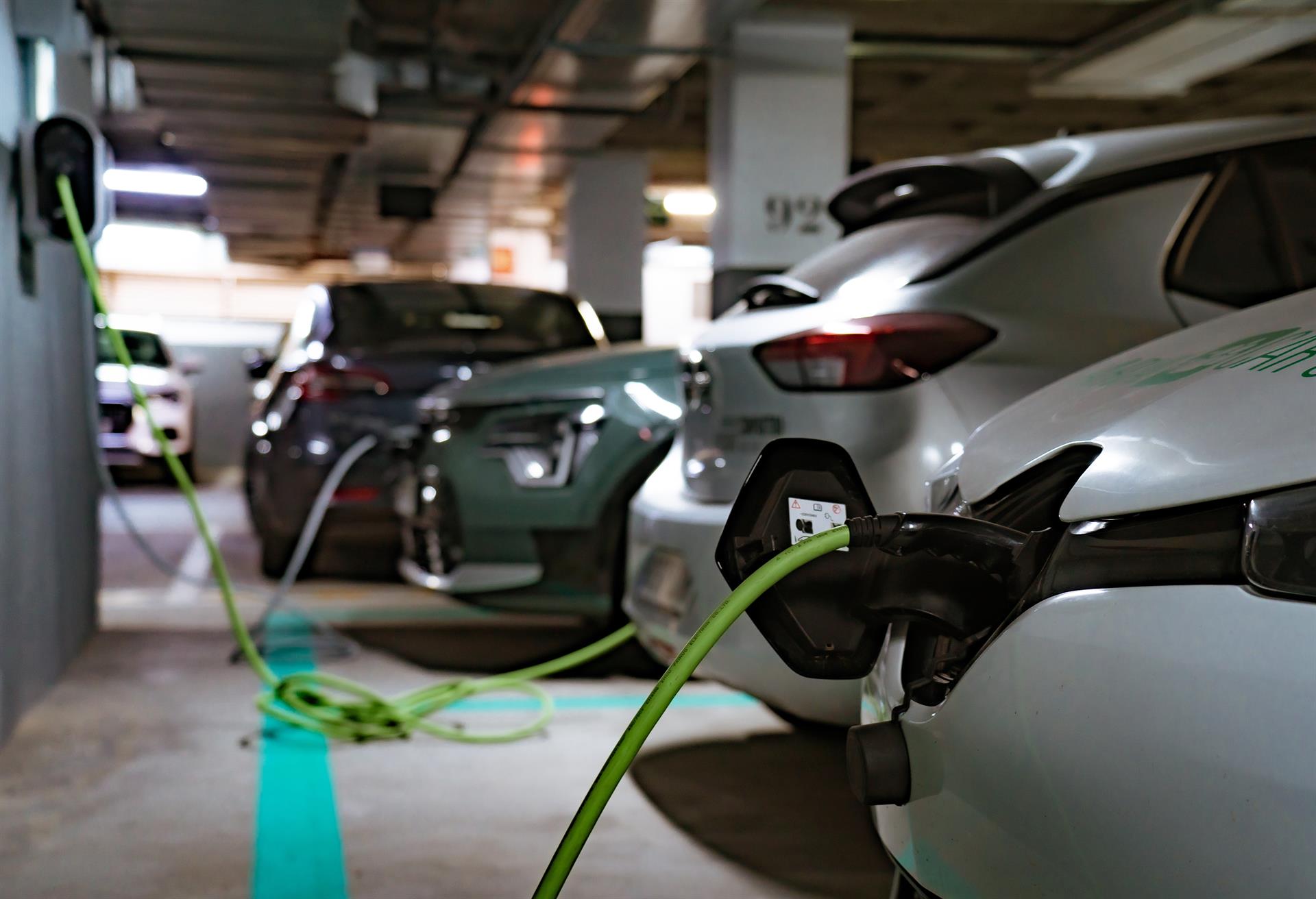 Parking en Madrid de vehículos de coches eléctricos   ARVAL   Archivo