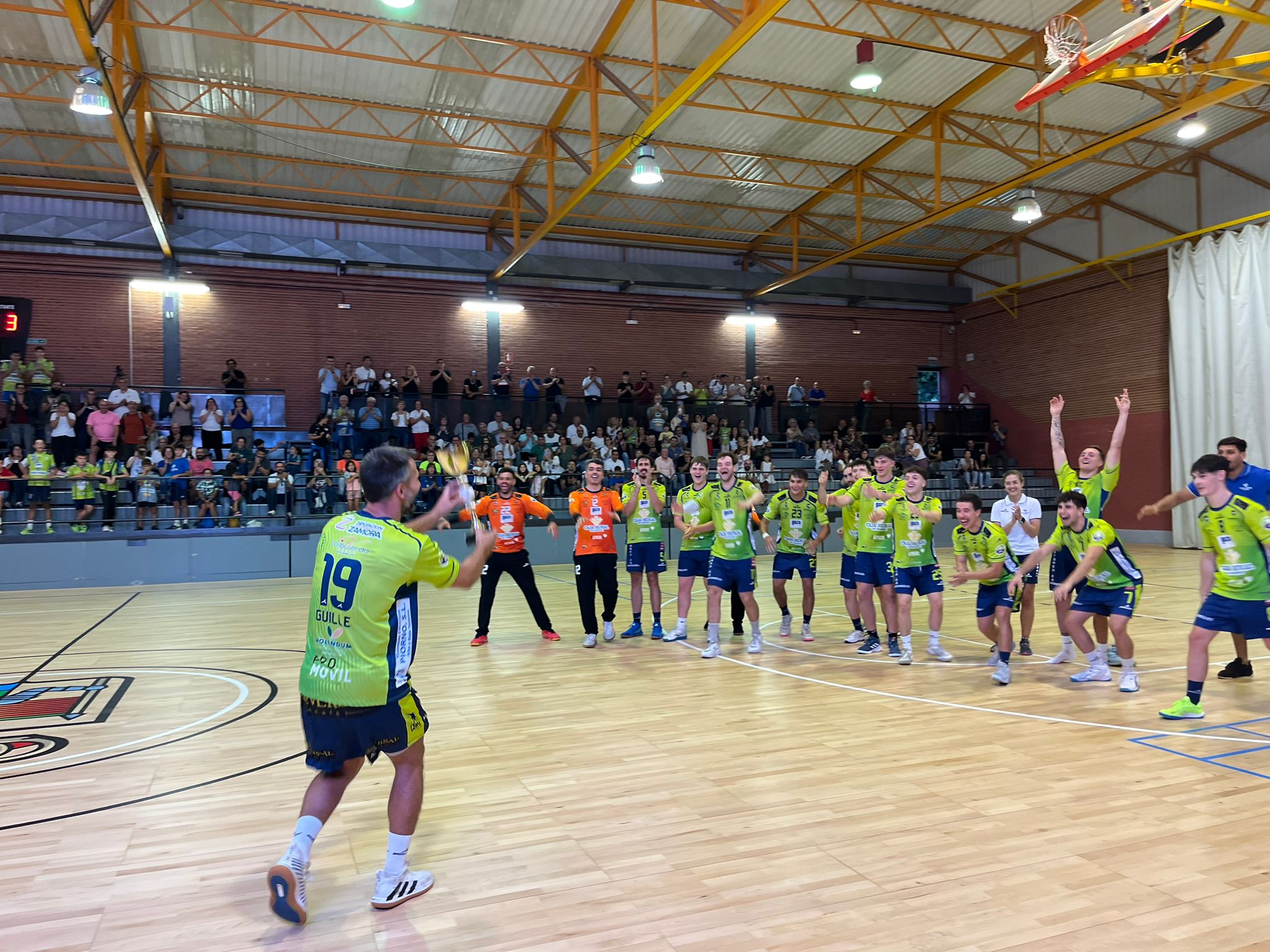 El Balonmano Caja Rural Zamora se lleva el Memorial Manuel Camba