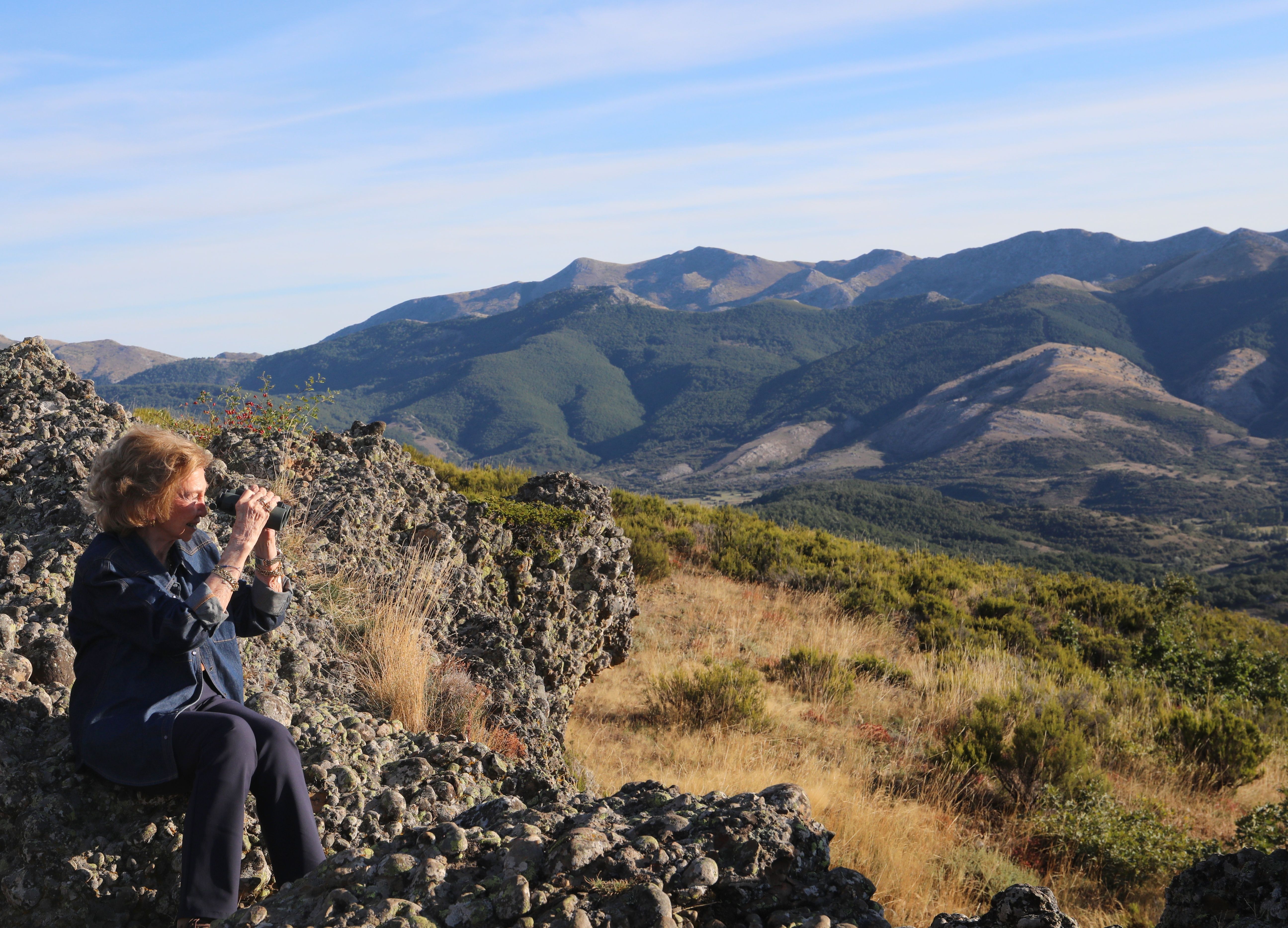 La Reina Emérita Sofía visita las montañas de Castilla y León 