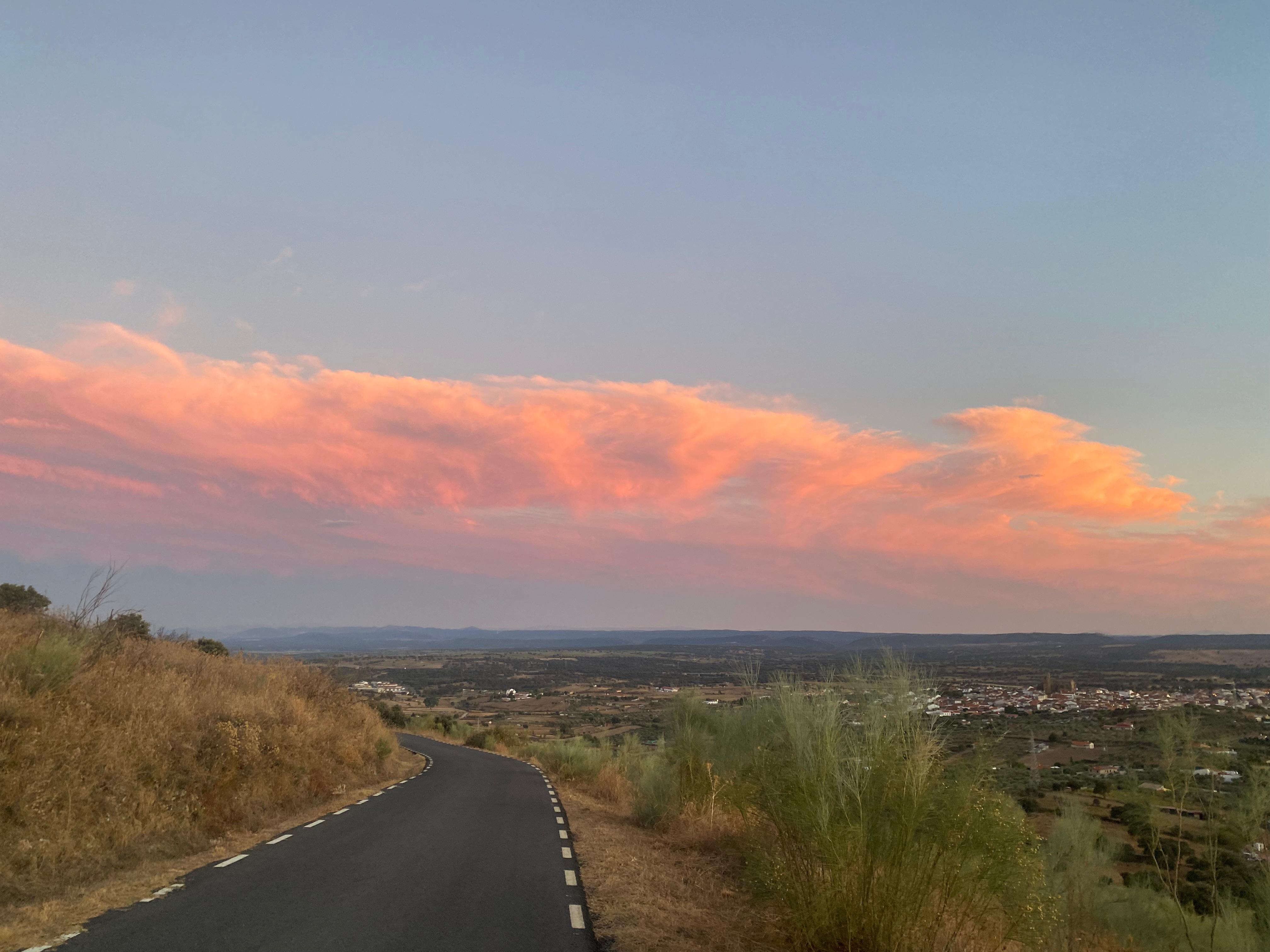 Vista de un atardecer desde el monte