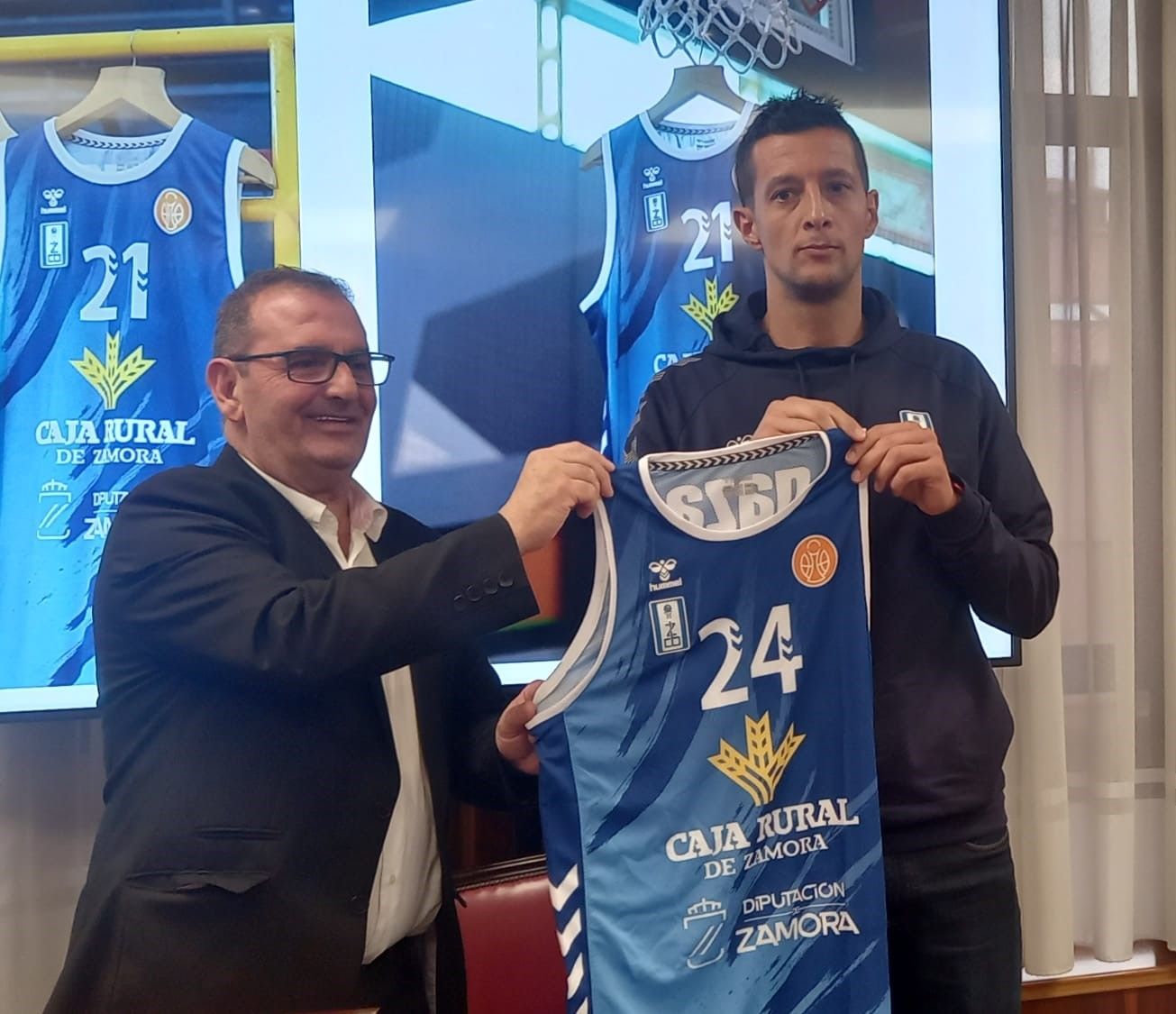 Presentación de equipaciones del Caja Rural CB Zamora