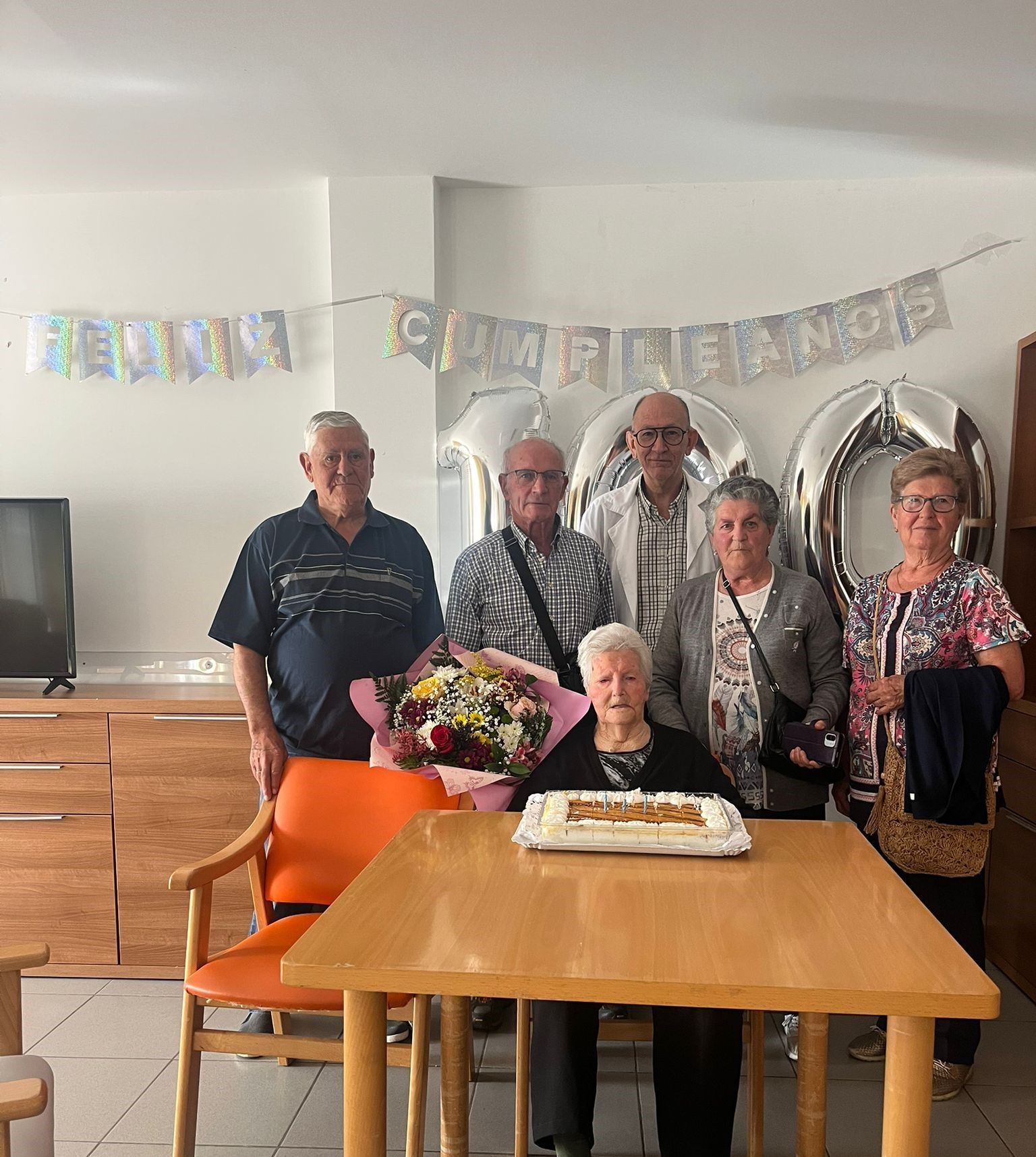 Martina se convierte en nueva centenaria en Zamora y lo celebra junto a los suyos